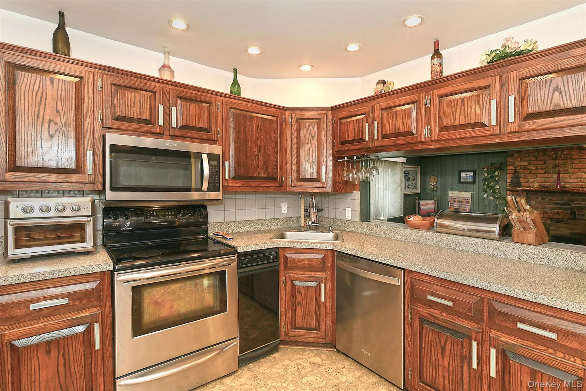 1238 Garden Place, Hempstead, NY, 3 Bedrooms Bedrooms, 7 Rooms Rooms,2 BathroomsBathrooms,Residential,For Rent,Garden,0,1016992 1238 Garden Place, Hempstead, NY, 3 Bedrooms Bedrooms, 7 Rooms Rooms,2 BathroomsBathrooms,Residential,For Rent,Garden,0,1016992