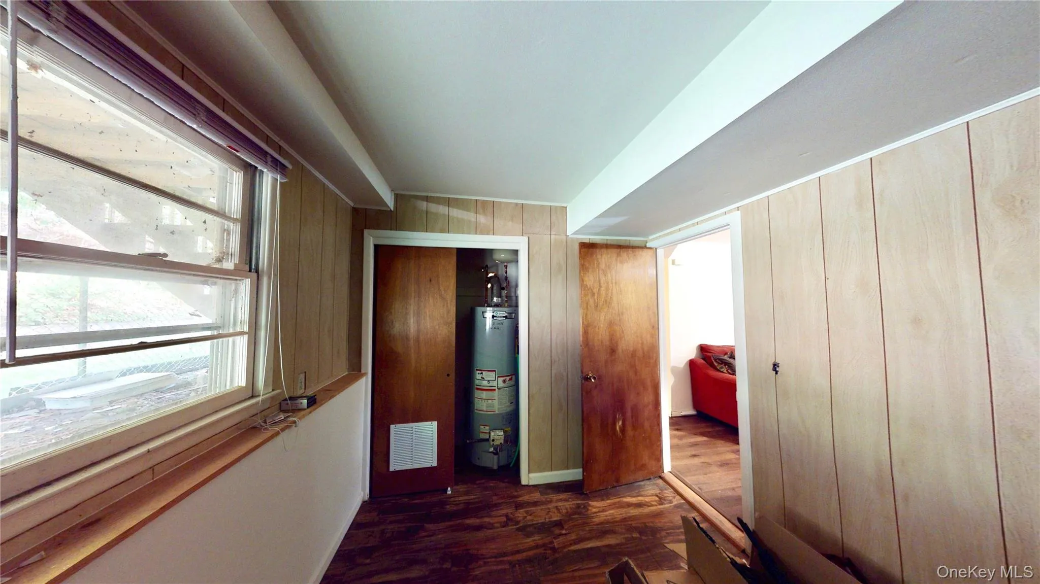 Lower level room can be used as an office, den or 4th bedroom. Lower level room can be used as an office, den or 4th bedroom.