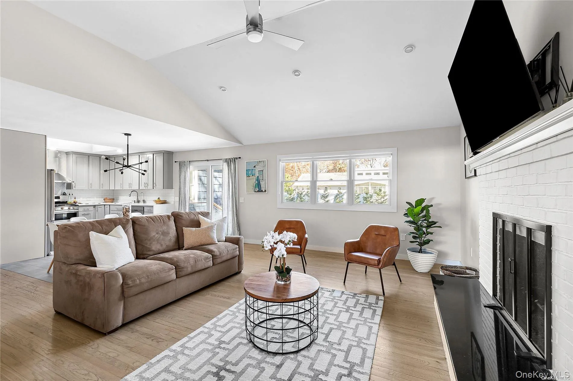 43 Homewood Drive, Southampton, NY, 3 Bedrooms Bedrooms, 8 Rooms Rooms,3 BathroomsBathrooms,Residential Lease,For Rent,Homewood,0,1016994 43 Homewood Drive, Southampton, NY, 3 Bedrooms Bedrooms, 8 Rooms Rooms,3 BathroomsBathrooms,Residential Lease,For Rent,Homewood,0,1016994