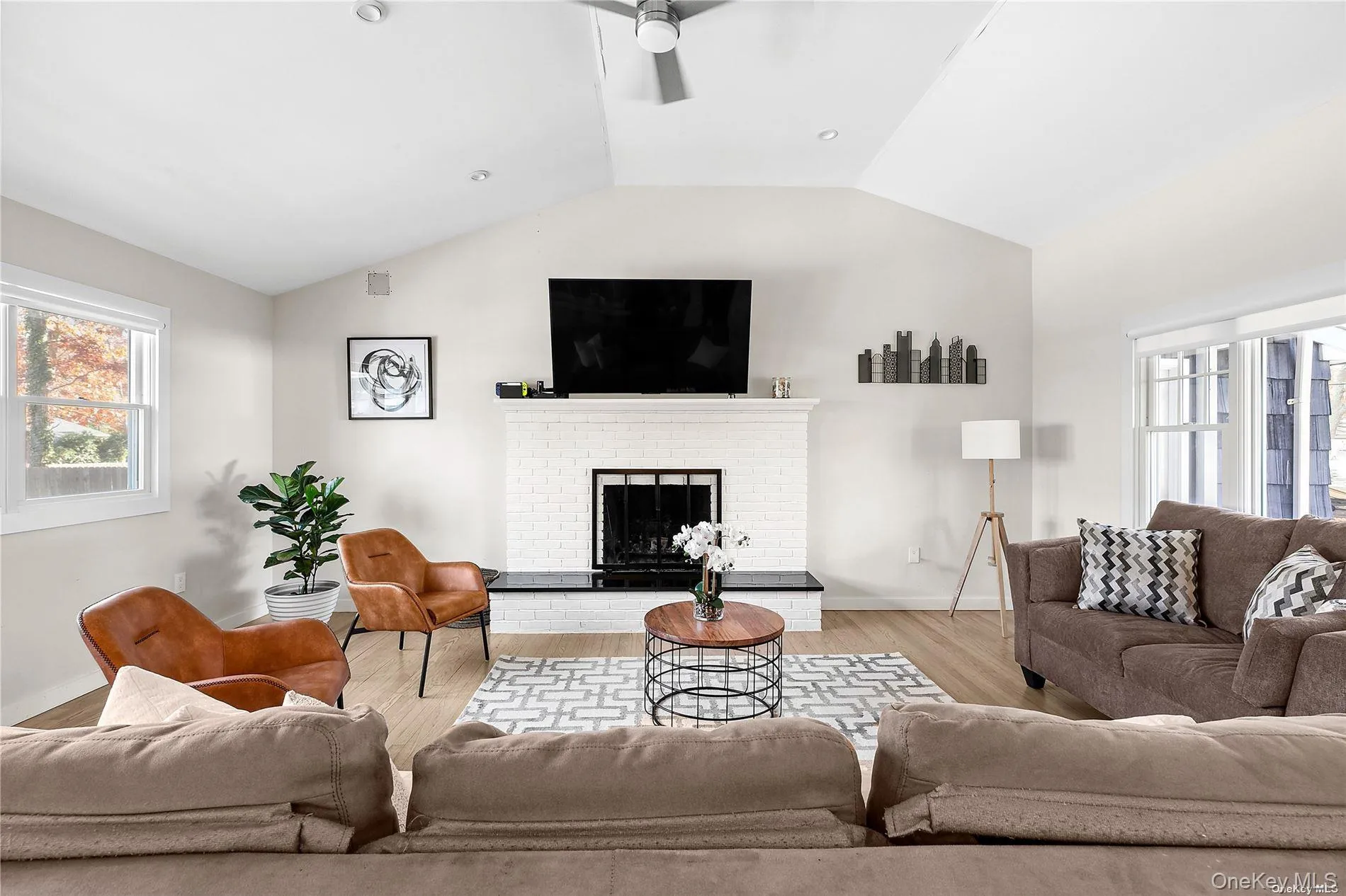 43 Homewood Drive, Southampton, NY, 3 Bedrooms Bedrooms, 8 Rooms Rooms,3 BathroomsBathrooms,Residential Lease,For Rent,Homewood,0,1016994 43 Homewood Drive, Southampton, NY, 3 Bedrooms Bedrooms, 8 Rooms Rooms,3 BathroomsBathrooms,Residential Lease,For Rent,Homewood,0,1016994