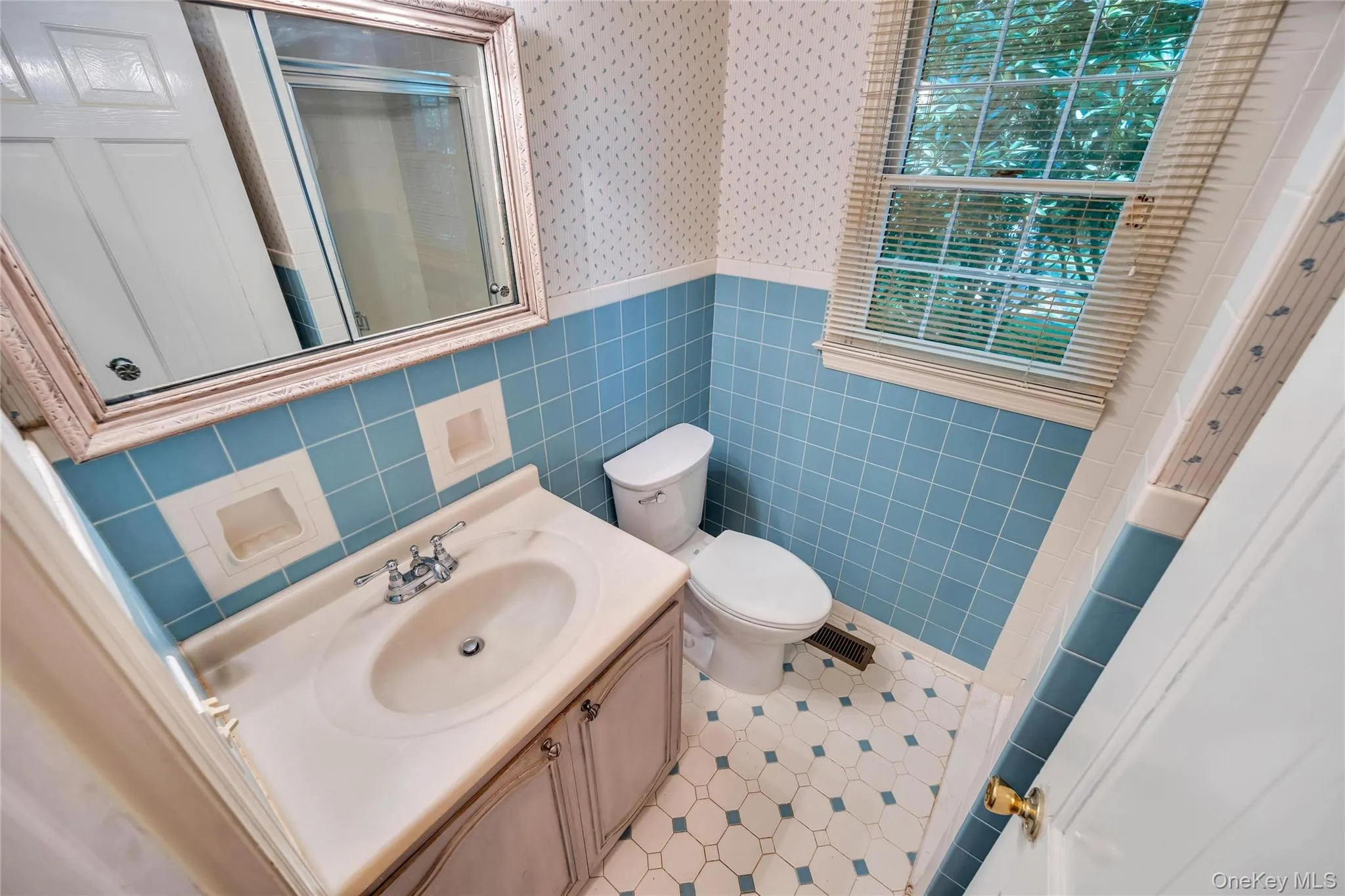 34 Daly Court, Riverhead, NY, 3 Bedrooms Bedrooms, 11 Rooms Rooms,2 BathroomsBathrooms,Residential,For Rent,Daly,0,KEY1016995 34 Daly Court, Riverhead, NY, 3 Bedrooms Bedrooms, 11 Rooms Rooms,2 BathroomsBathrooms,Residential,For Rent,Daly,0,KEY1016995