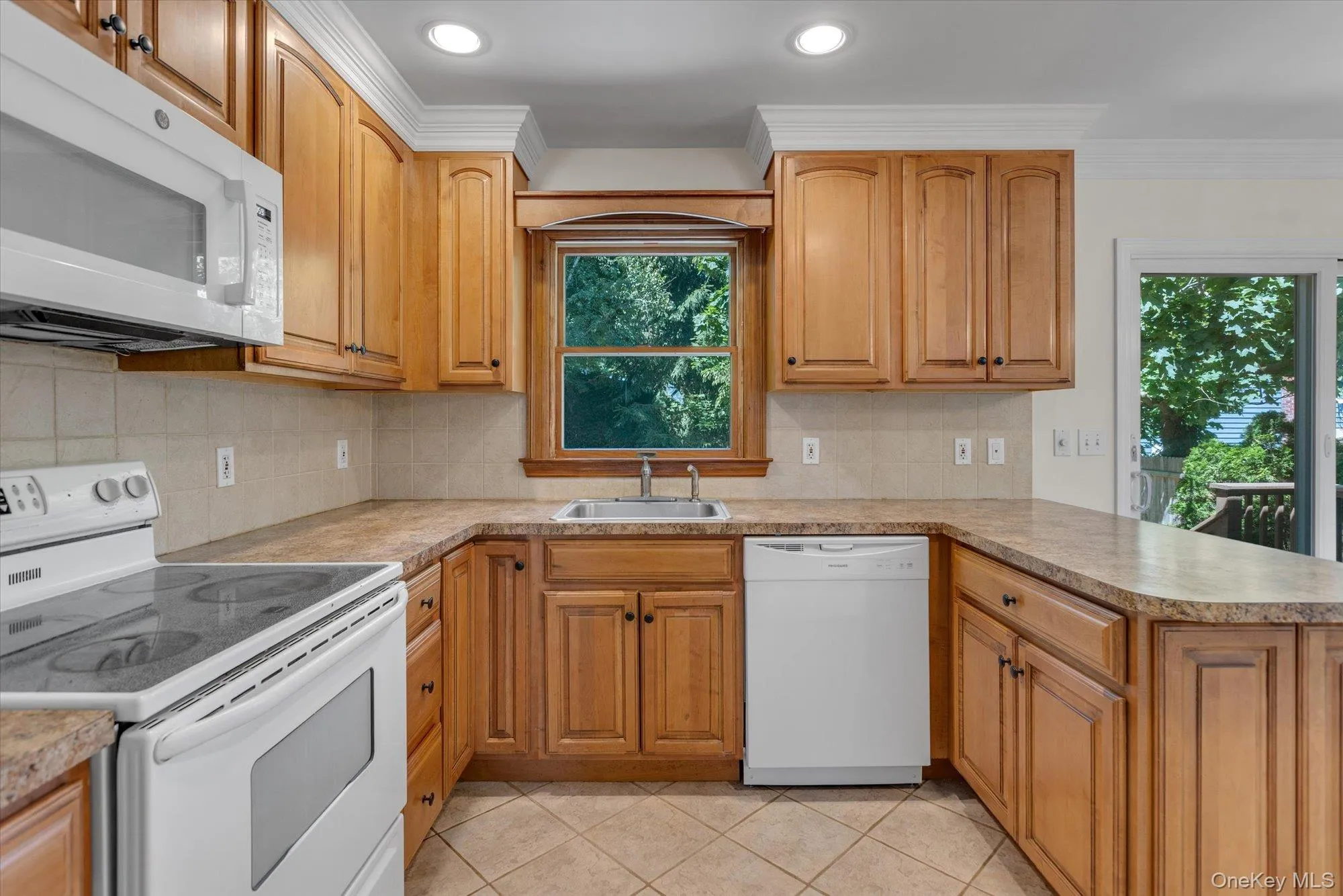 16 Meath Avenue, Huntington, NY, 3 Bedrooms Bedrooms, 7 Rooms Rooms,2 BathroomsBathrooms,Residential,For Rent,Meath,0,1017007 16 Meath Avenue, Huntington, NY, 3 Bedrooms Bedrooms, 7 Rooms Rooms,2 BathroomsBathrooms,Residential,For Rent,Meath,0,1017007