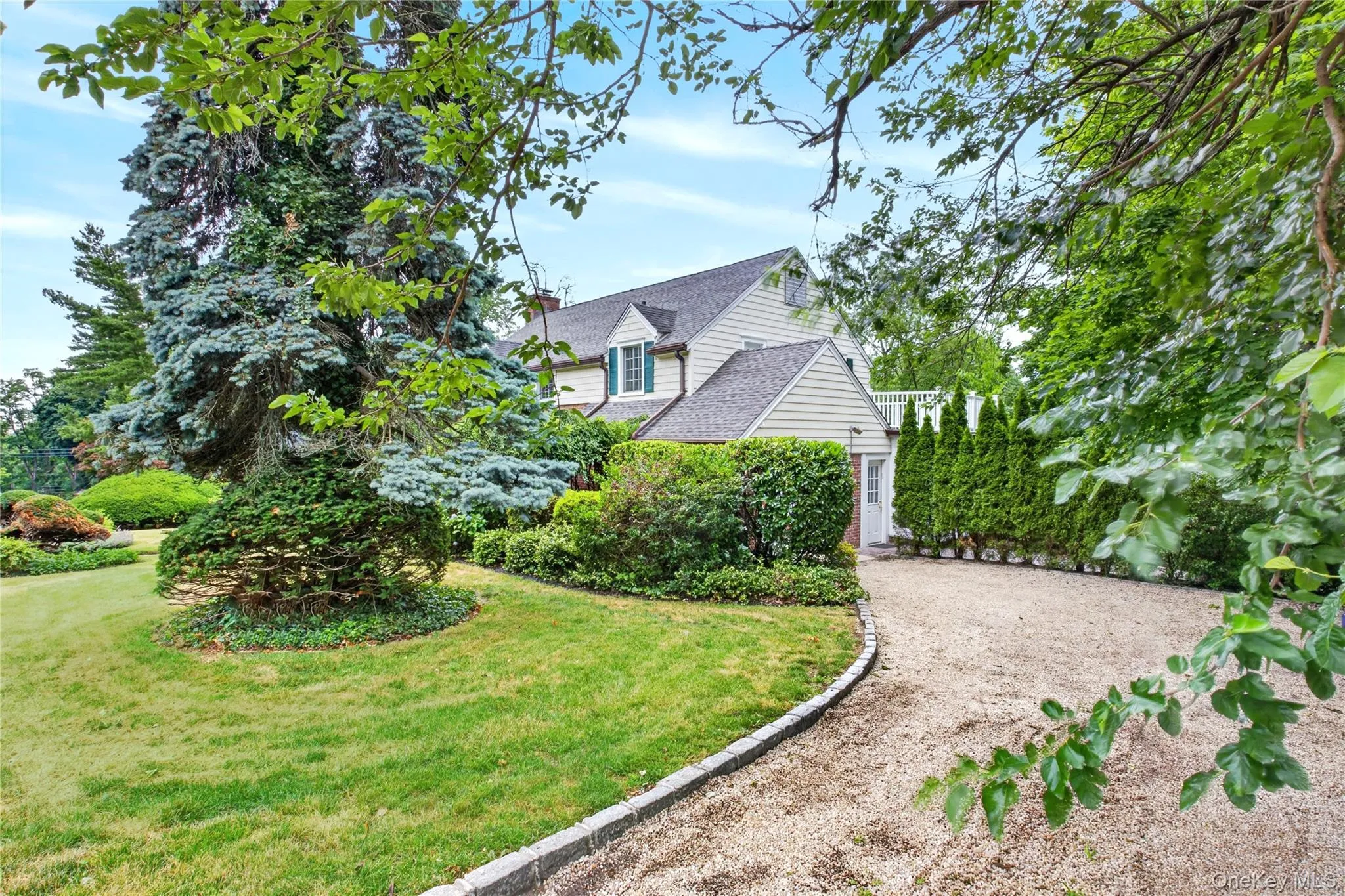 10 Ridge Drive, North Hempstead, NY, 4 Bedrooms Bedrooms, 8 Rooms Rooms,2 BathroomsBathrooms,Residential,For Rent,Ridge,0,1017018 10 Ridge Drive, North Hempstead, NY, 4 Bedrooms Bedrooms, 8 Rooms Rooms,2 BathroomsBathrooms,Residential,For Rent,Ridge,0,1017018
