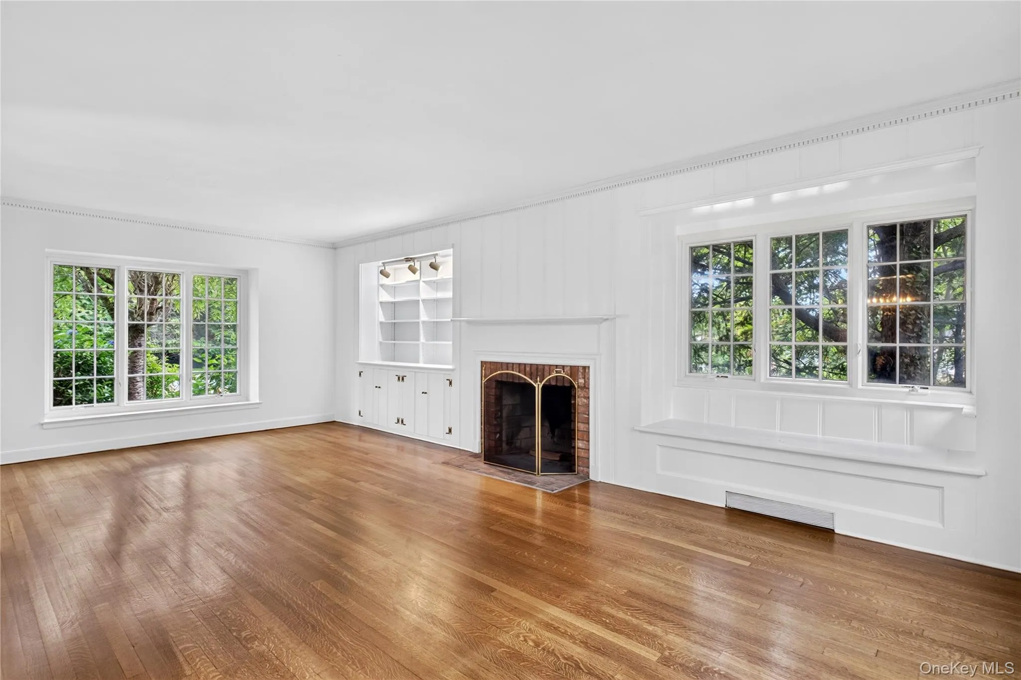 10 Ridge Drive, North Hempstead, NY, 4 Bedrooms Bedrooms, 8 Rooms Rooms,2 BathroomsBathrooms,Residential,For Rent,Ridge,0,1017018 10 Ridge Drive, North Hempstead, NY, 4 Bedrooms Bedrooms, 8 Rooms Rooms,2 BathroomsBathrooms,Residential,For Rent,Ridge,0,1017018