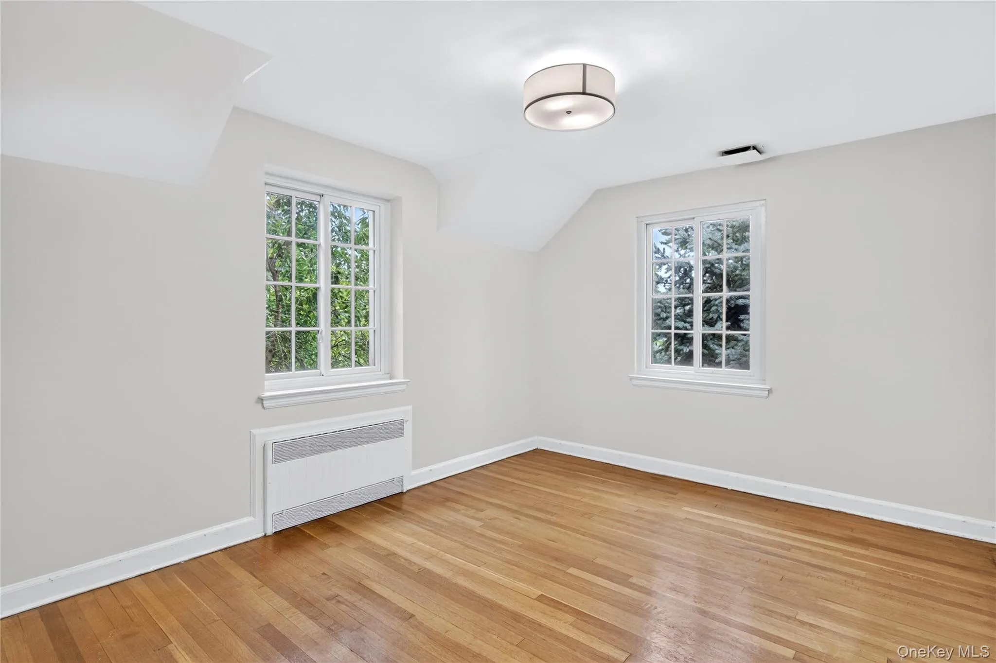 10 Ridge Drive, North Hempstead, NY, 4 Bedrooms Bedrooms, 8 Rooms Rooms,2 BathroomsBathrooms,Residential,For Rent,Ridge,0,1017018 10 Ridge Drive, North Hempstead, NY, 4 Bedrooms Bedrooms, 8 Rooms Rooms,2 BathroomsBathrooms,Residential,For Rent,Ridge,0,1017018