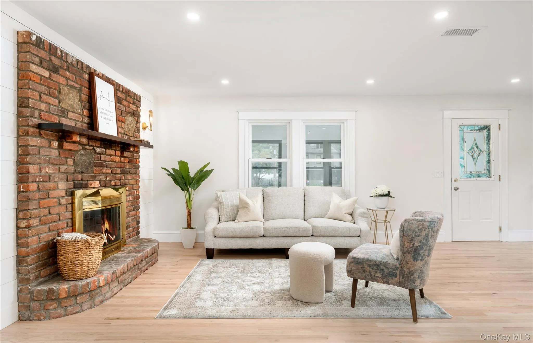 85 Garfield Avenue, Islip, NY, 3 Bedrooms Bedrooms, 11 Rooms Rooms,3 BathroomsBathrooms,Residential,For Rent,Garfield,0,1017020 85 Garfield Avenue, Islip, NY, 3 Bedrooms Bedrooms, 11 Rooms Rooms,3 BathroomsBathrooms,Residential,For Rent,Garfield,0,1017020