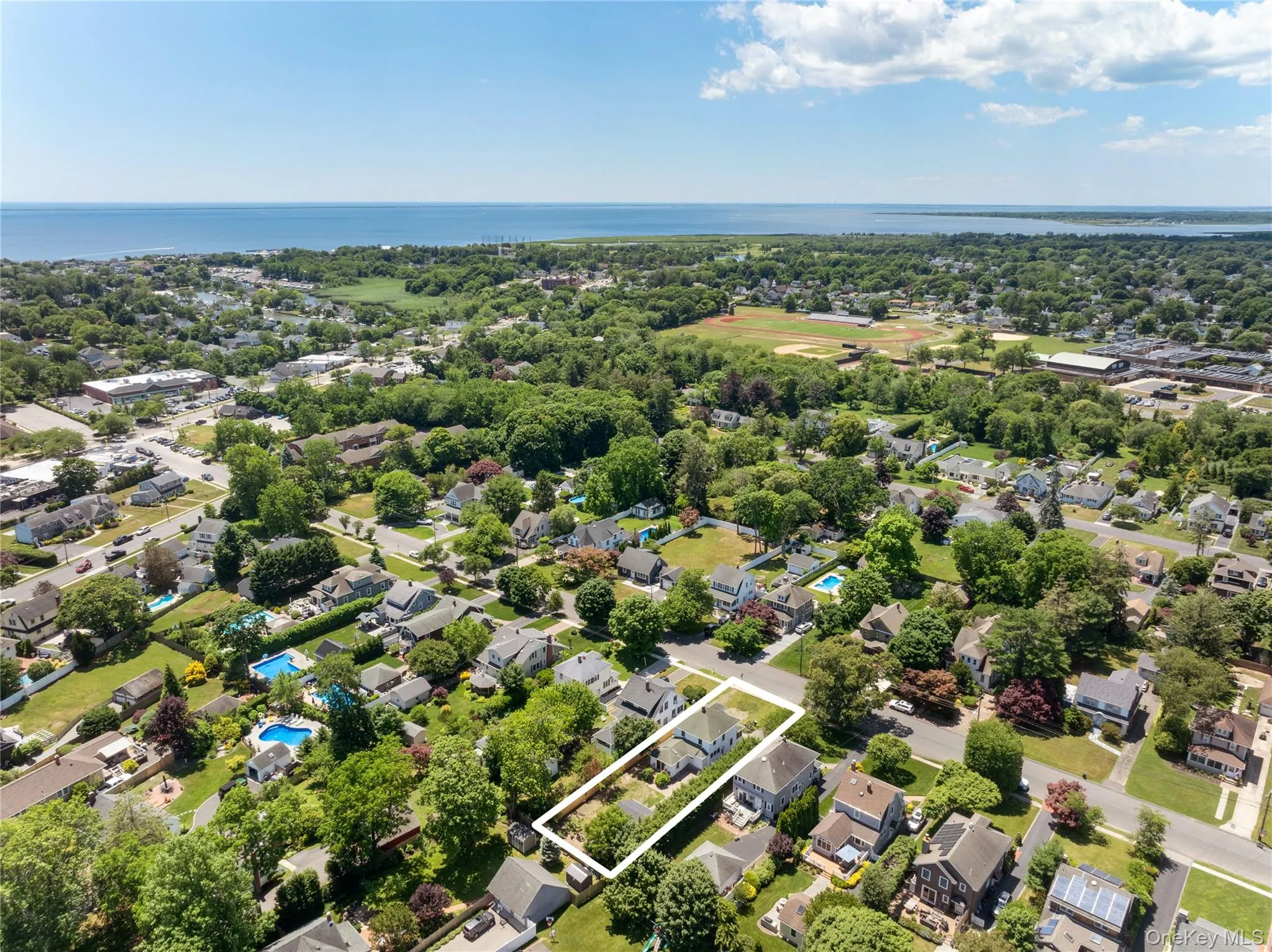 85 Garfield Avenue, Islip, NY, 3 Bedrooms Bedrooms, 11 Rooms Rooms,3 BathroomsBathrooms,Residential,For Rent,Garfield,0,1017020 85 Garfield Avenue, Islip, NY, 3 Bedrooms Bedrooms, 11 Rooms Rooms,3 BathroomsBathrooms,Residential,For Rent,Garfield,0,1017020