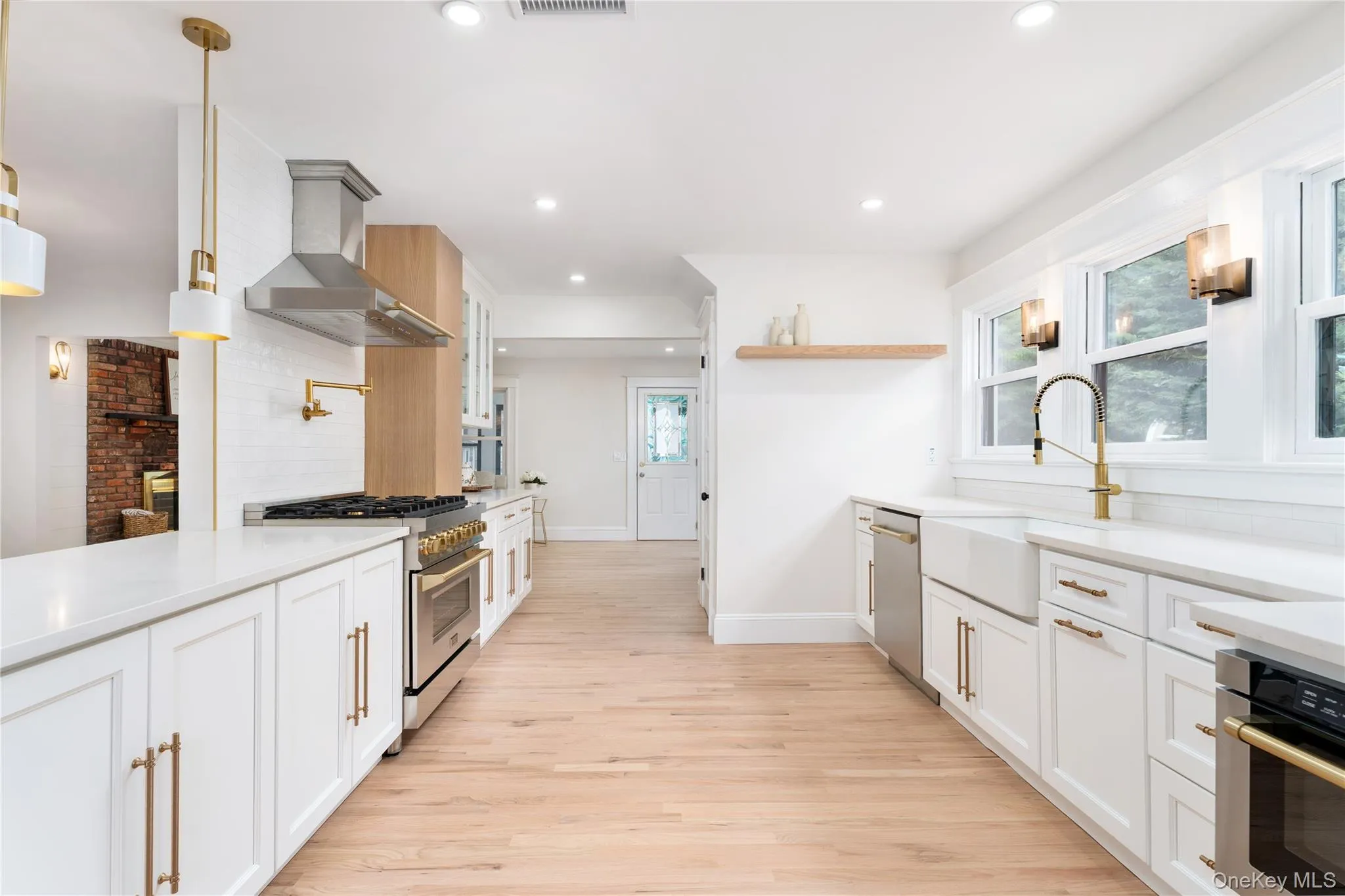 85 Garfield Avenue, Islip, NY, 3 Bedrooms Bedrooms, 11 Rooms Rooms,3 BathroomsBathrooms,Residential,For Rent,Garfield,0,1017020 85 Garfield Avenue, Islip, NY, 3 Bedrooms Bedrooms, 11 Rooms Rooms,3 BathroomsBathrooms,Residential,For Rent,Garfield,0,1017020