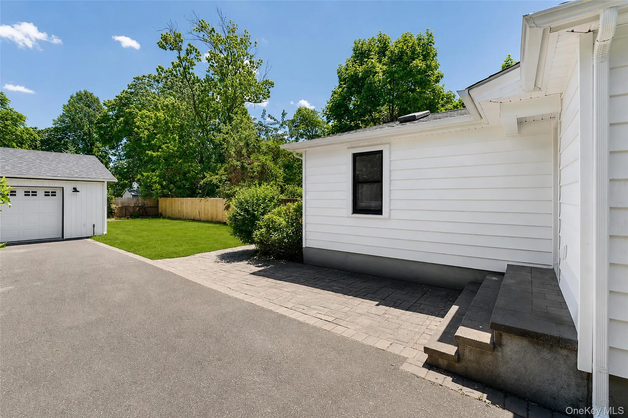 85 Garfield Avenue, Islip, NY, 3 Bedrooms Bedrooms, 11 Rooms Rooms,3 BathroomsBathrooms,Residential,For Rent,Garfield,0,1017020 85 Garfield Avenue, Islip, NY, 3 Bedrooms Bedrooms, 11 Rooms Rooms,3 BathroomsBathrooms,Residential,For Rent,Garfield,0,1017020