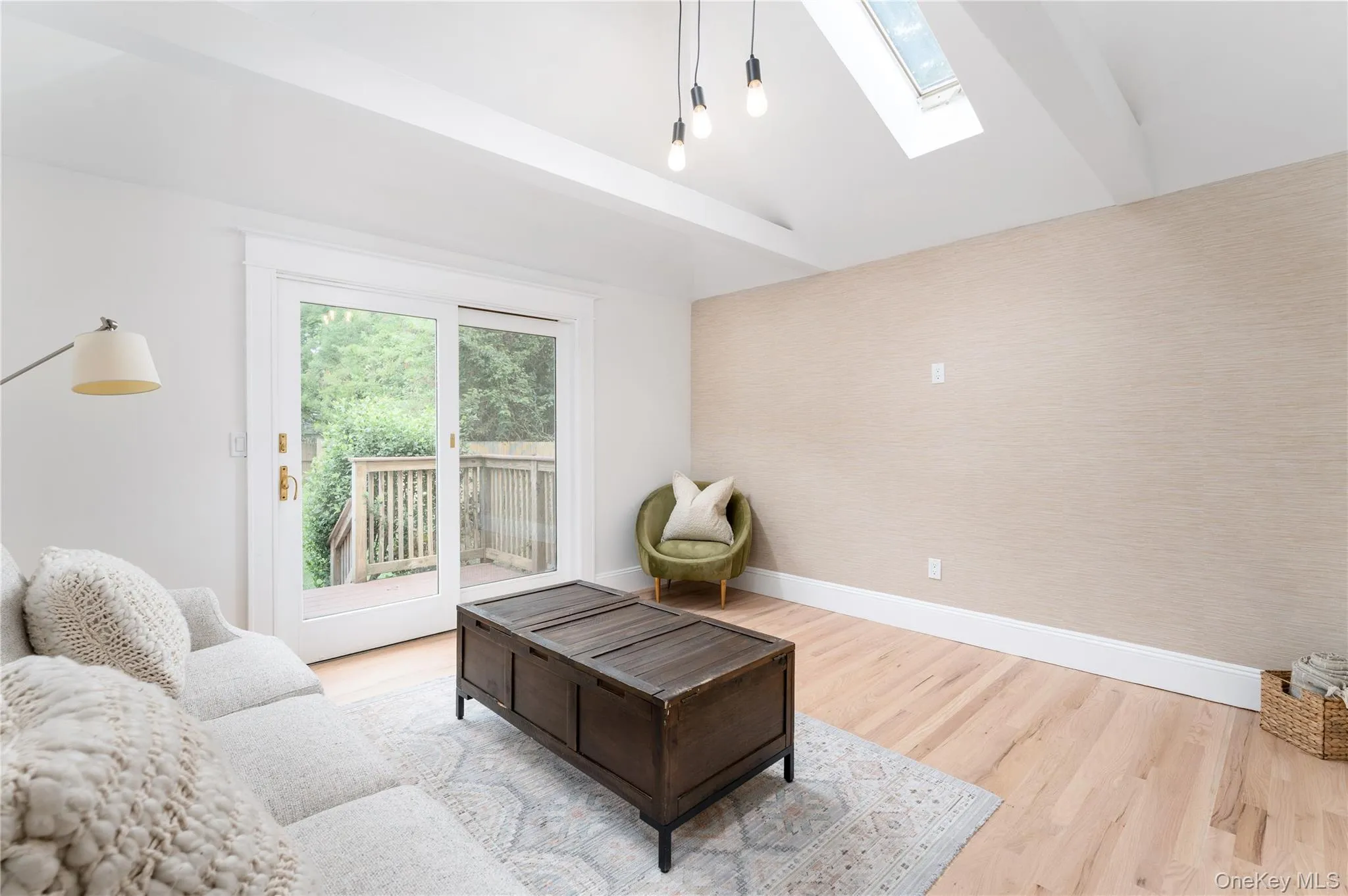 85 Garfield Avenue, Islip, NY, 3 Bedrooms Bedrooms, 11 Rooms Rooms,3 BathroomsBathrooms,Residential,For Rent,Garfield,0,1017020 85 Garfield Avenue, Islip, NY, 3 Bedrooms Bedrooms, 11 Rooms Rooms,3 BathroomsBathrooms,Residential,For Rent,Garfield,0,1017020