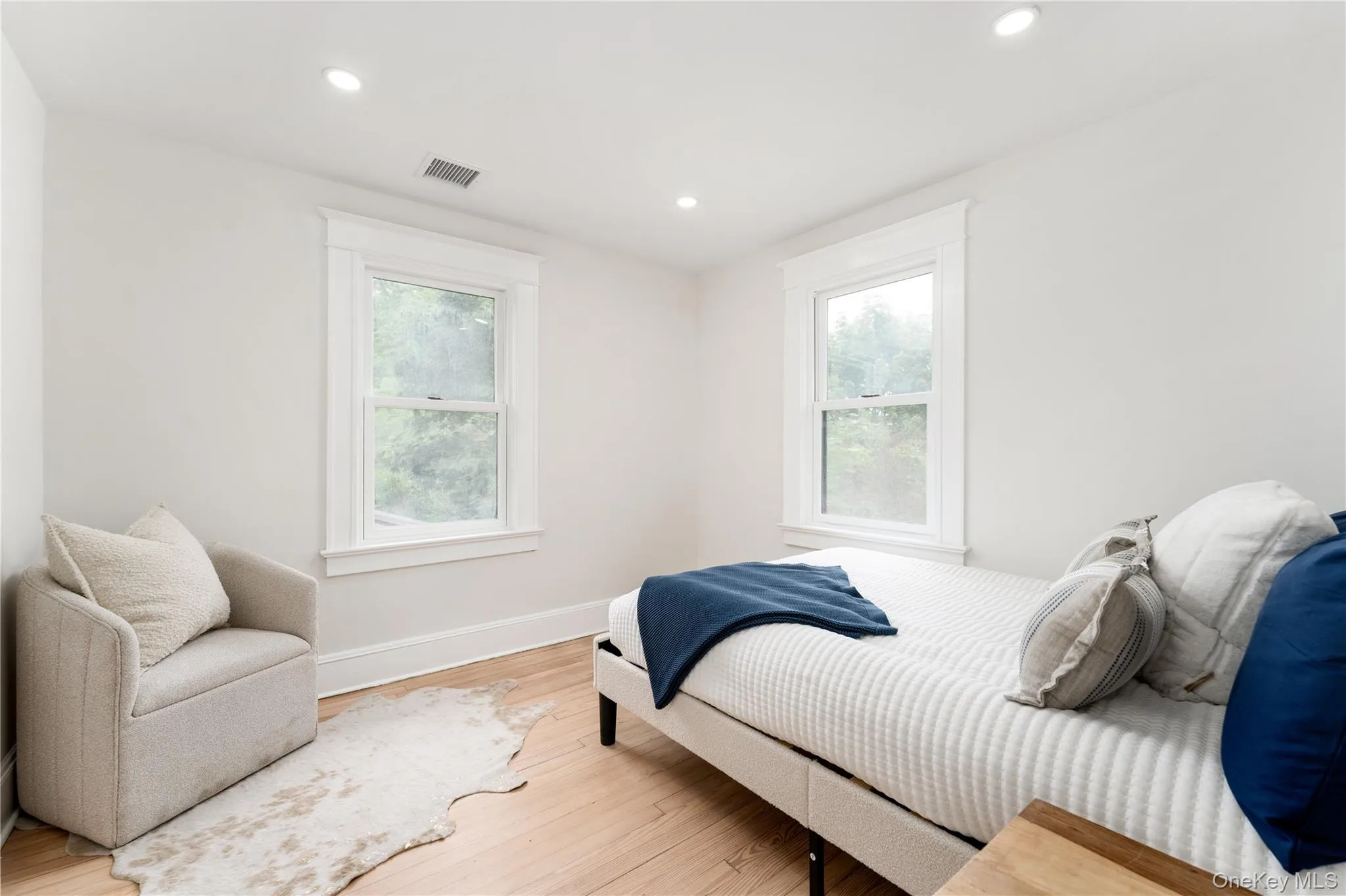 85 Garfield Avenue, Islip, NY, 3 Bedrooms Bedrooms, 11 Rooms Rooms,3 BathroomsBathrooms,Residential,For Rent,Garfield,0,1017020 85 Garfield Avenue, Islip, NY, 3 Bedrooms Bedrooms, 11 Rooms Rooms,3 BathroomsBathrooms,Residential,For Rent,Garfield,0,1017020