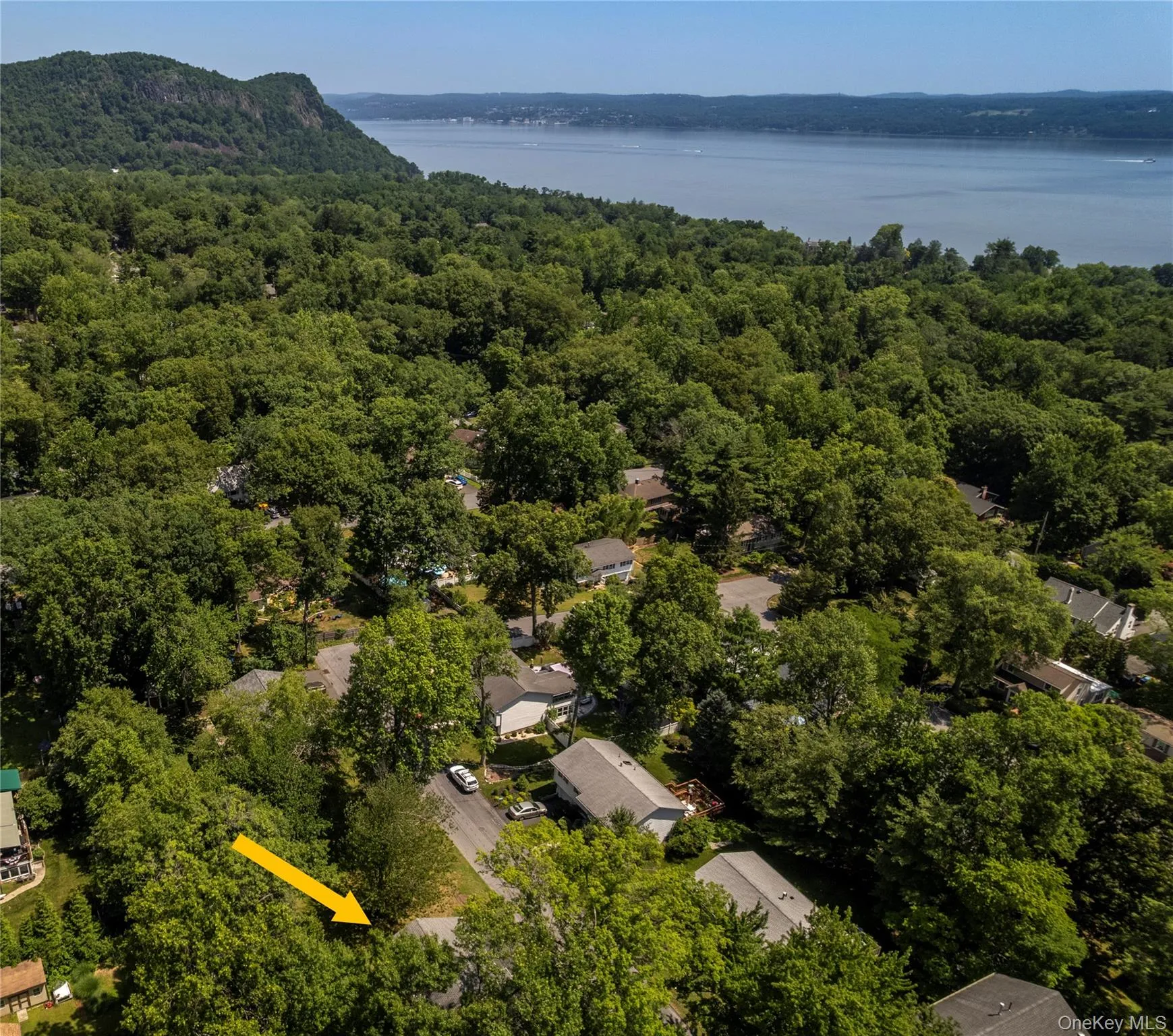 414 Maple Avenue, Clarkstown, NY, 4 Bedrooms Bedrooms, 8 Rooms Rooms,1 BathroomBathrooms,Residential,For Rent,Maple,0,1017021 414 Maple Avenue, Clarkstown, NY, 4 Bedrooms Bedrooms, 8 Rooms Rooms,1 BathroomBathrooms,Residential,For Rent,Maple,0,1017021