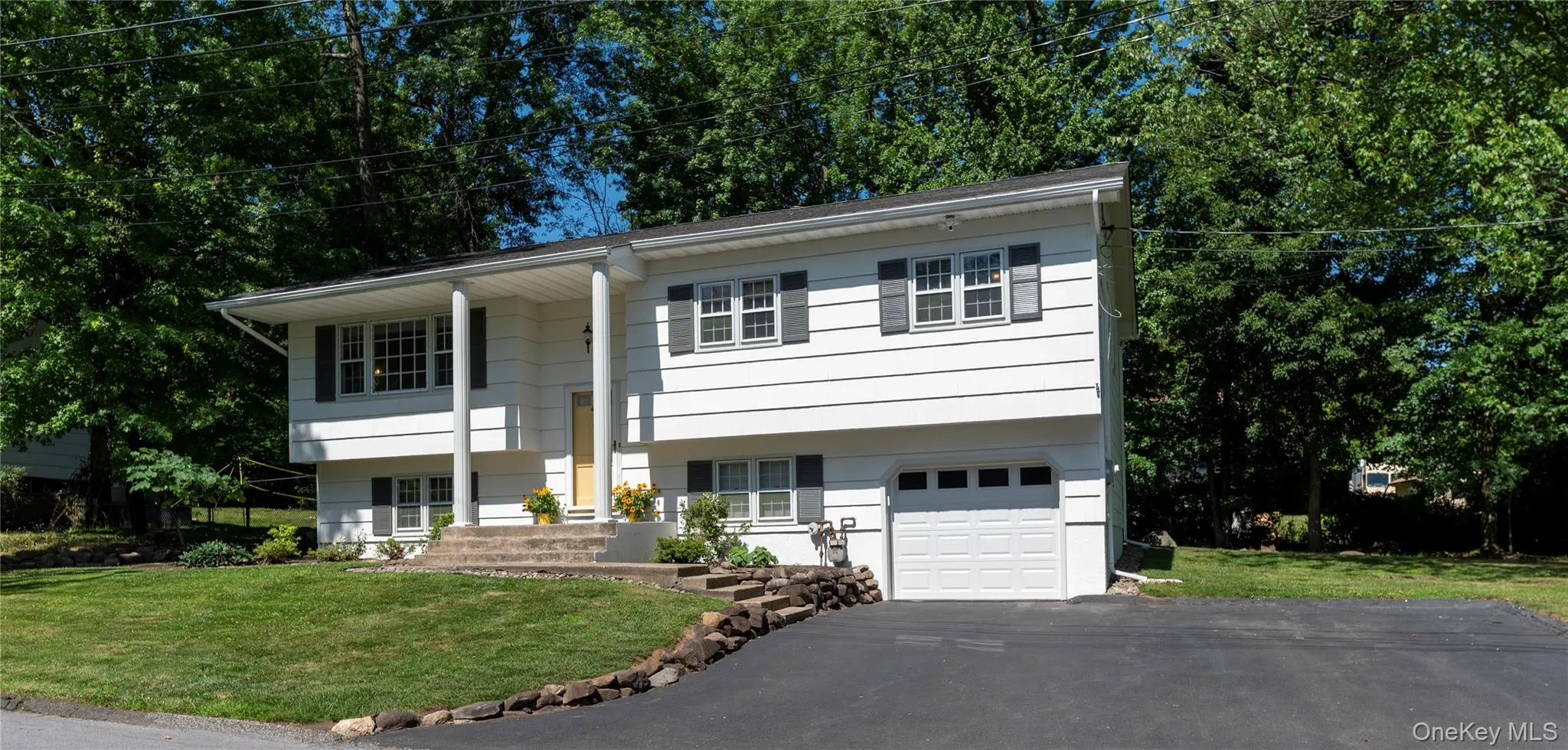 414 Maple Avenue, Clarkstown, NY, 4 Bedrooms Bedrooms, 8 Rooms Rooms,1 BathroomBathrooms,Residential,For Rent,Maple,0,1017021 414 Maple Avenue, Clarkstown, NY, 4 Bedrooms Bedrooms, 8 Rooms Rooms,1 BathroomBathrooms,Residential,For Rent,Maple,0,1017021