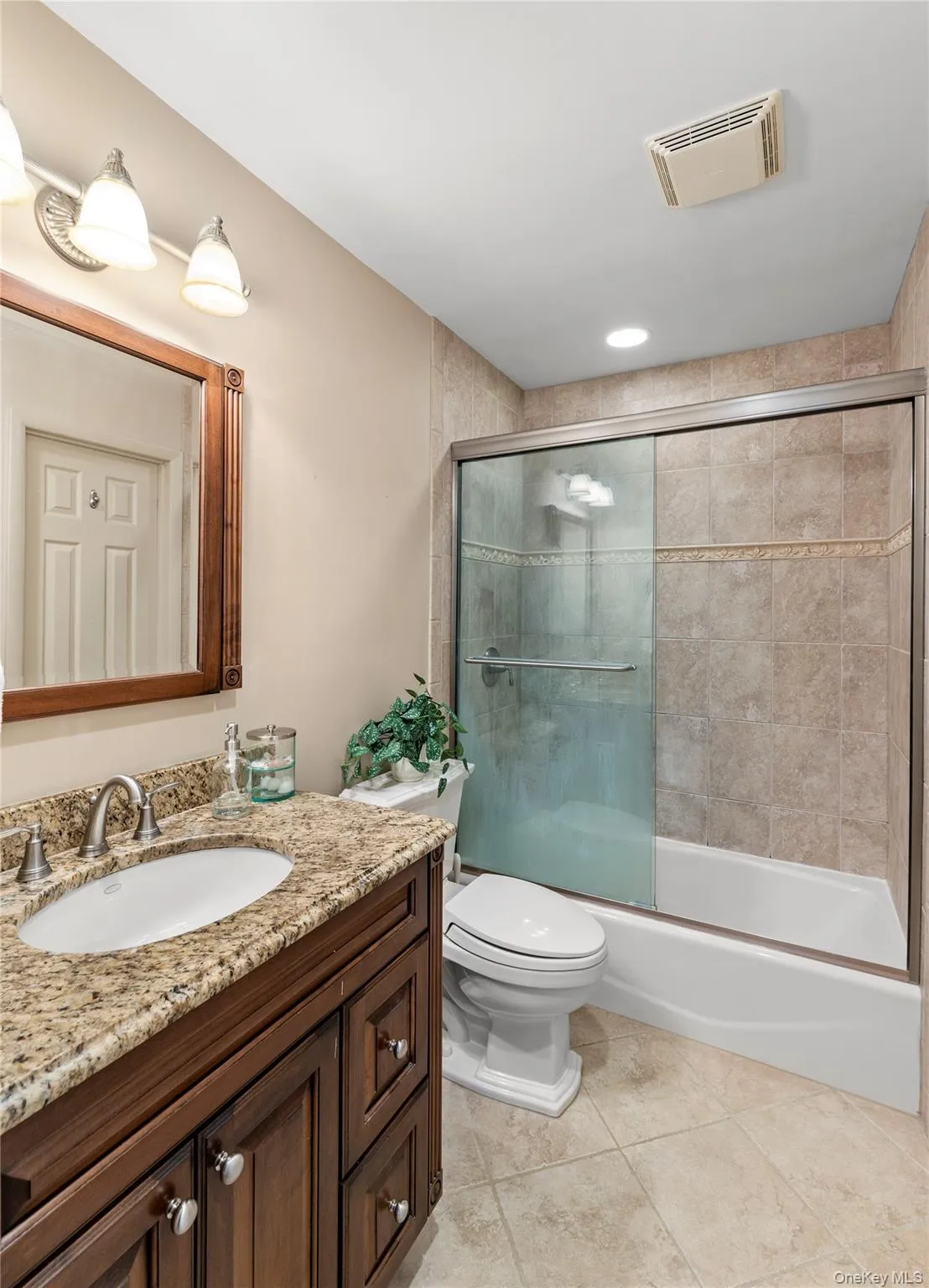 414 Maple Avenue, Clarkstown, NY, 4 Bedrooms Bedrooms, 8 Rooms Rooms,1 BathroomBathrooms,Residential,For Rent,Maple,0,1017021 414 Maple Avenue, Clarkstown, NY, 4 Bedrooms Bedrooms, 8 Rooms Rooms,1 BathroomBathrooms,Residential,For Rent,Maple,0,1017021
