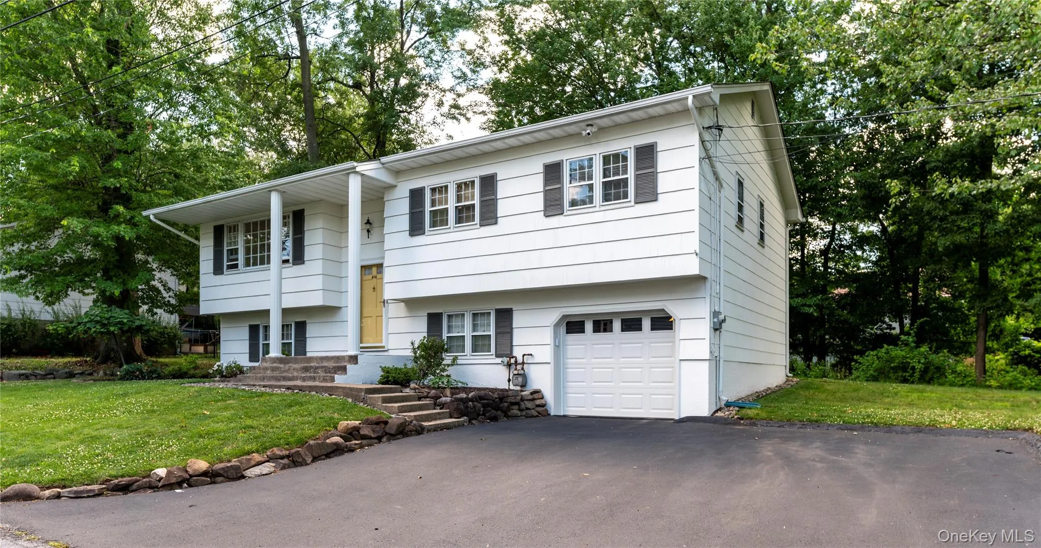 414 Maple Avenue, Clarkstown, NY, 4 Bedrooms Bedrooms, 8 Rooms Rooms,1 BathroomBathrooms,Residential,For Rent,Maple,0,1017021 414 Maple Avenue, Clarkstown, NY, 4 Bedrooms Bedrooms, 8 Rooms Rooms,1 BathroomBathrooms,Residential,For Rent,Maple,0,1017021