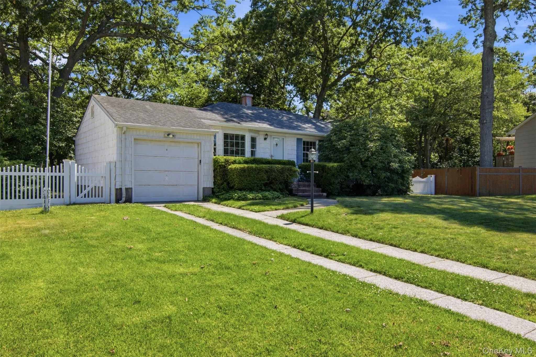 34 Hollo Drive, Brookhaven, NY, 3 Bedrooms Bedrooms, 5 Rooms Rooms,1 BathroomBathrooms,Residential,For Rent,Hollo,0,1017022 34 Hollo Drive, Brookhaven, NY, 3 Bedrooms Bedrooms, 5 Rooms Rooms,1 BathroomBathrooms,Residential,For Rent,Hollo,0,1017022