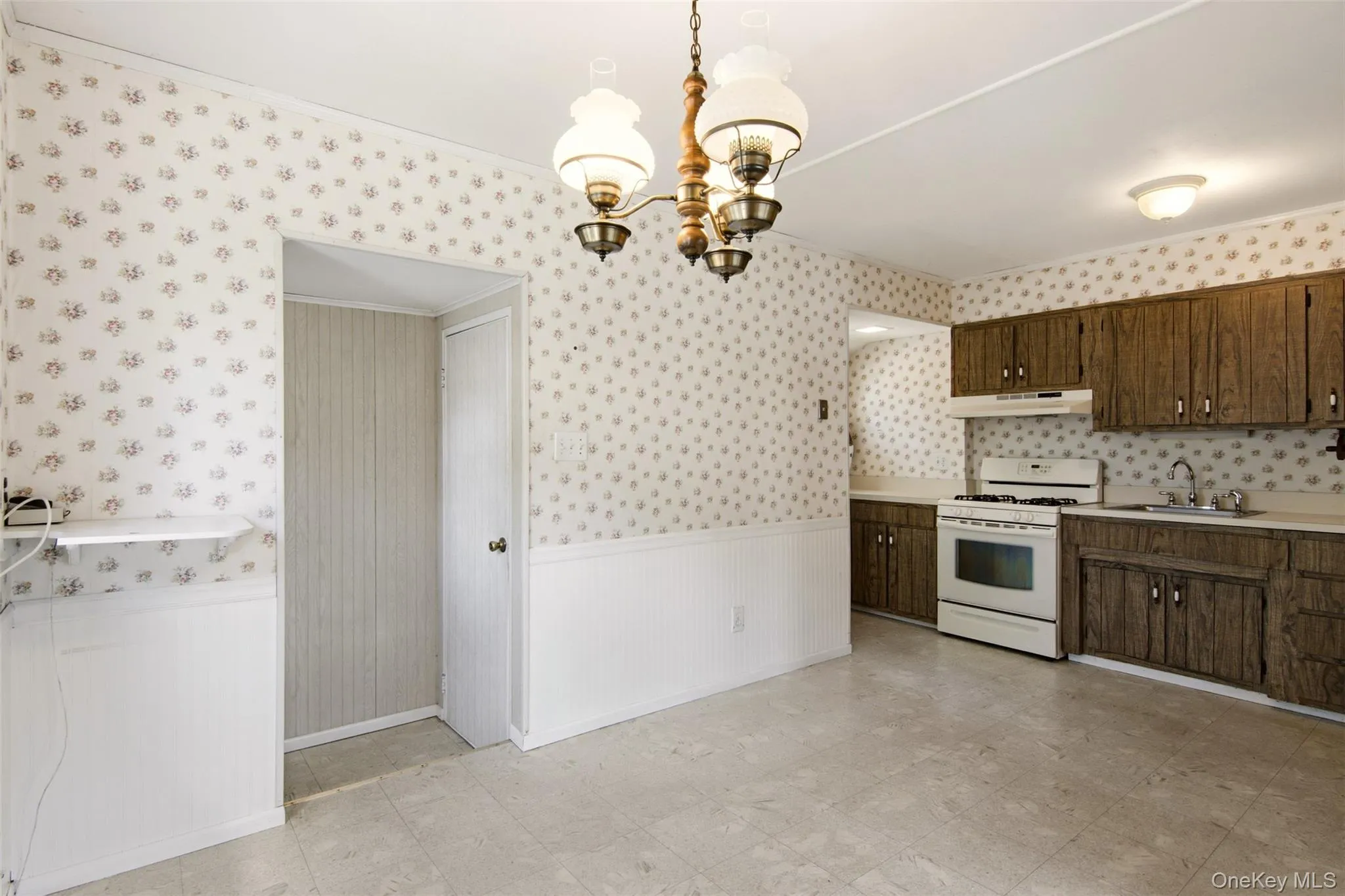 34 Hollo Drive, Brookhaven, NY, 3 Bedrooms Bedrooms, 5 Rooms Rooms,1 BathroomBathrooms,Residential,For Rent,Hollo,0,1017022 34 Hollo Drive, Brookhaven, NY, 3 Bedrooms Bedrooms, 5 Rooms Rooms,1 BathroomBathrooms,Residential,For Rent,Hollo,0,1017022