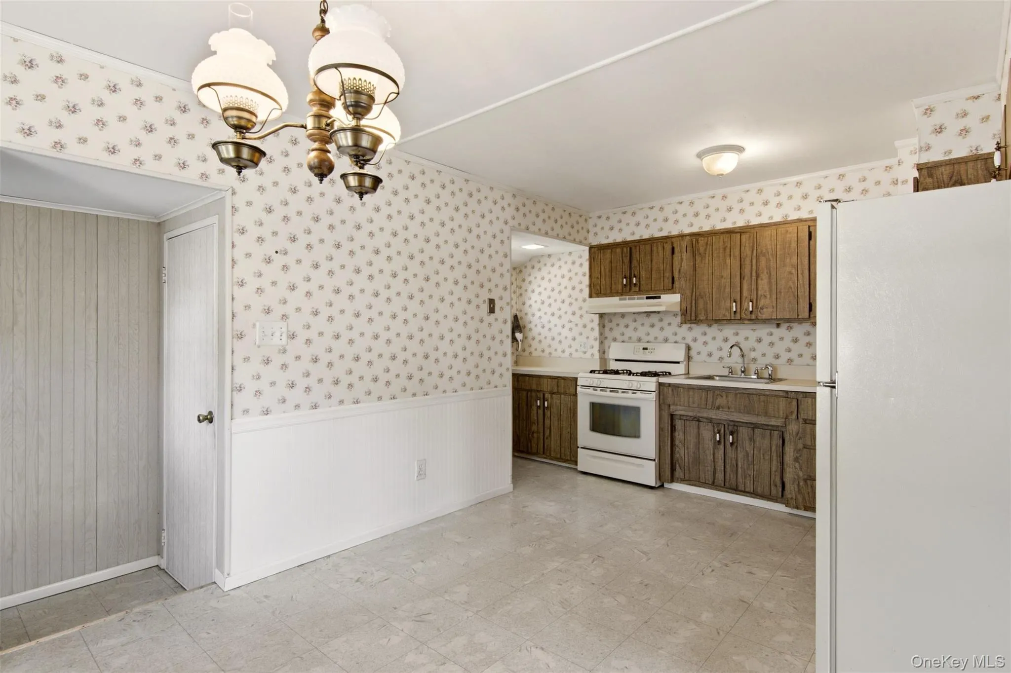 34 Hollo Drive, Brookhaven, NY, 3 Bedrooms Bedrooms, 5 Rooms Rooms,1 BathroomBathrooms,Residential,For Rent,Hollo,0,1017022 34 Hollo Drive, Brookhaven, NY, 3 Bedrooms Bedrooms, 5 Rooms Rooms,1 BathroomBathrooms,Residential,For Rent,Hollo,0,1017022