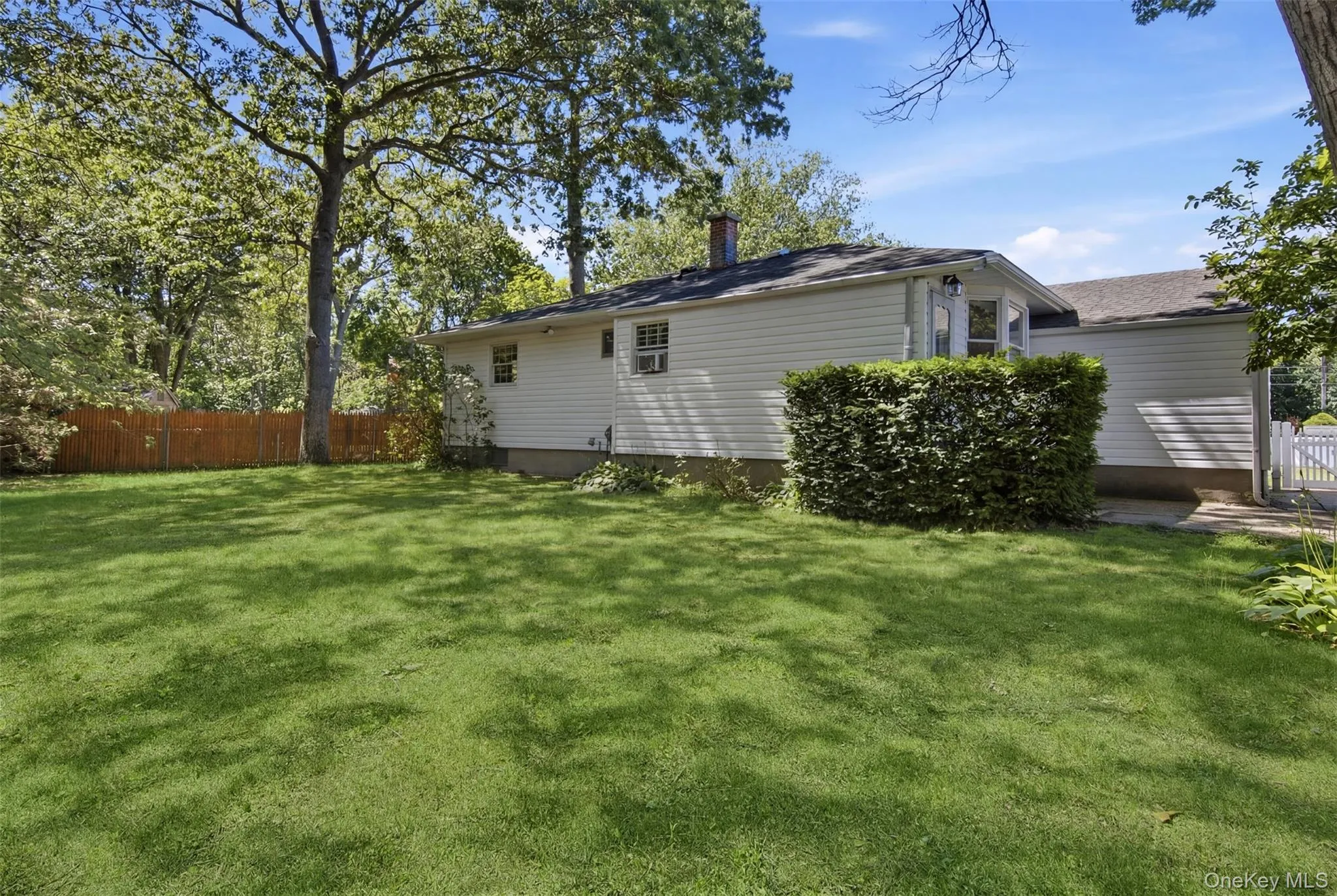34 Hollo Drive, Brookhaven, NY, 3 Bedrooms Bedrooms, 5 Rooms Rooms,1 BathroomBathrooms,Residential,For Rent,Hollo,0,1017022 34 Hollo Drive, Brookhaven, NY, 3 Bedrooms Bedrooms, 5 Rooms Rooms,1 BathroomBathrooms,Residential,For Rent,Hollo,0,1017022