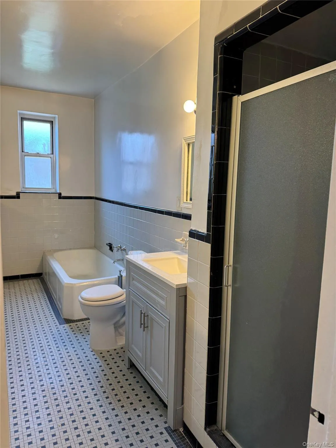 99-41 64th Avenue, New York, NY, 2 Bedrooms Bedrooms, 5 Rooms Rooms,1 BathroomBathrooms,Residential Lease,For Rent,64th,0,1017026 99-41 64th Avenue, New York, NY, 2 Bedrooms Bedrooms, 5 Rooms Rooms,1 BathroomBathrooms,Residential Lease,For Rent,64th,0,1017026
