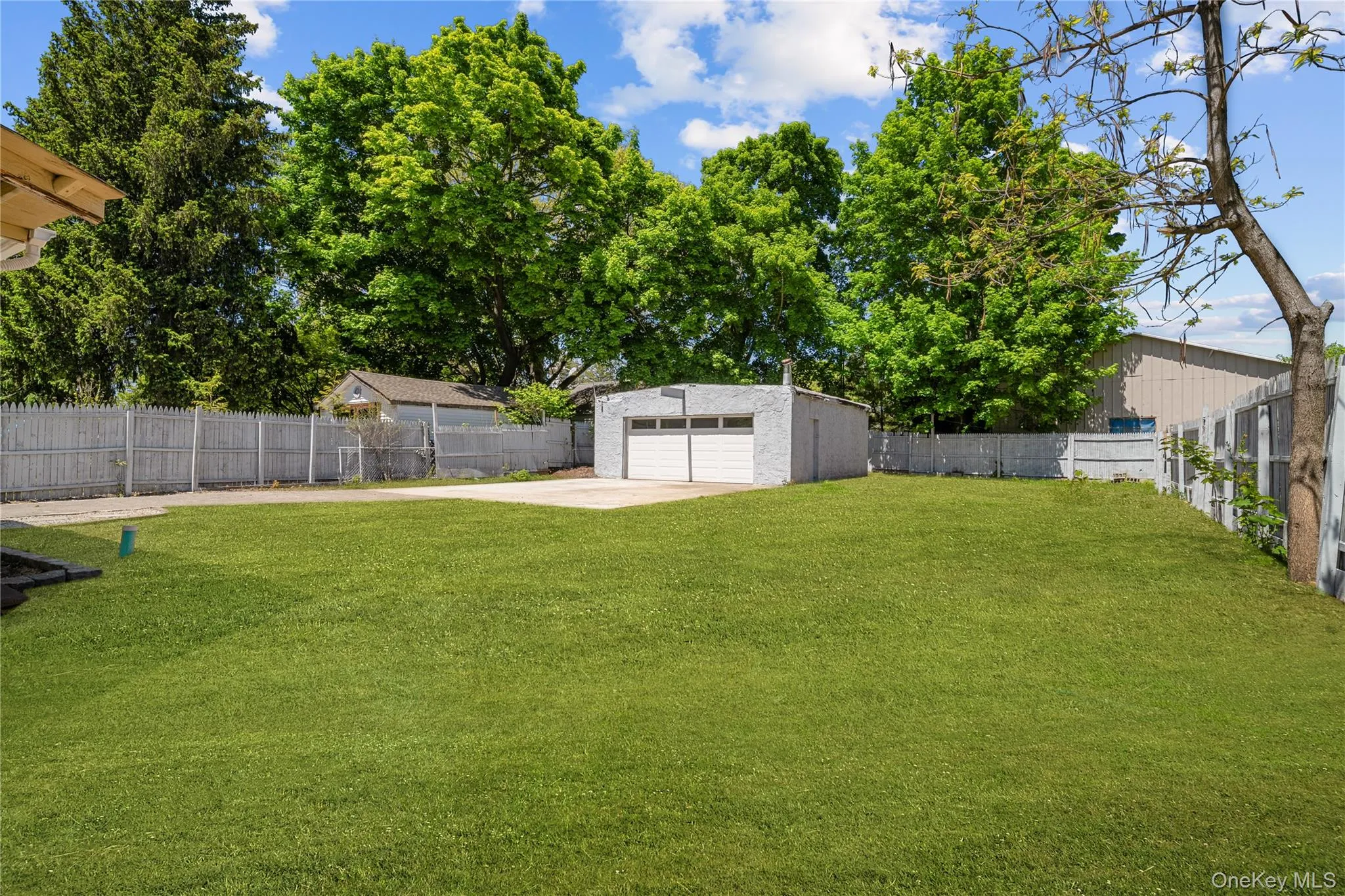 37 Hoffman Drive, Smithtown, NY, 3 Bedrooms Bedrooms, 7 Rooms Rooms,1 BathroomBathrooms,Residential Lease,For Rent,Hoffman,0,1017027 37 Hoffman Drive, Smithtown, NY, 3 Bedrooms Bedrooms, 7 Rooms Rooms,1 BathroomBathrooms,Residential Lease,For Rent,Hoffman,0,1017027