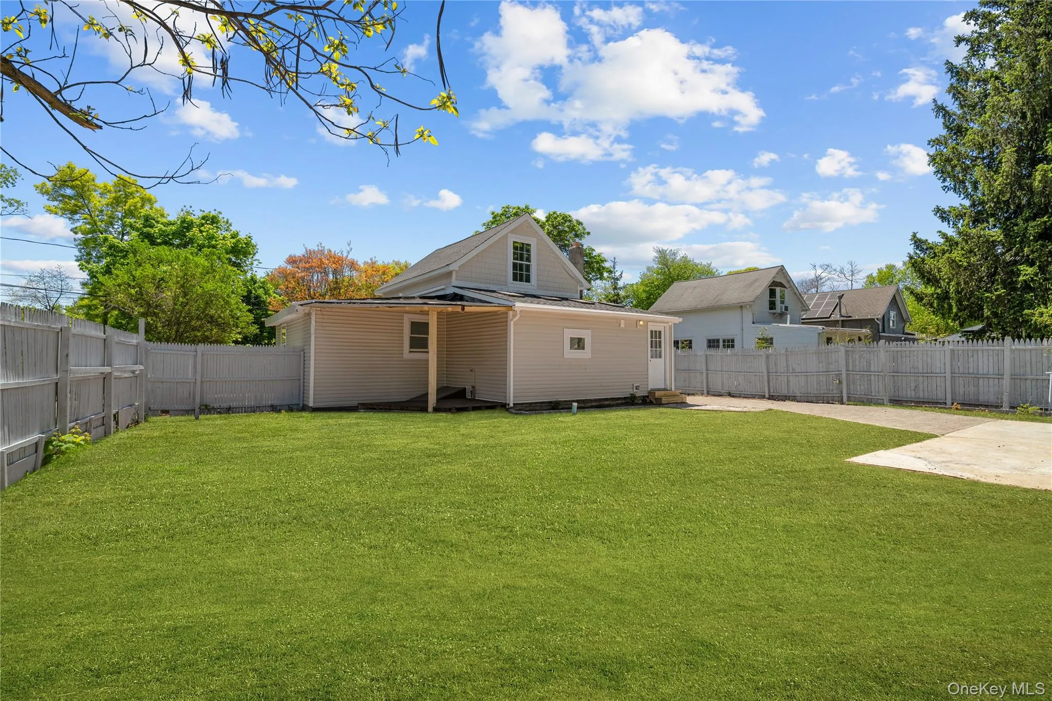 37 Hoffman Drive, Smithtown, NY, 3 Bedrooms Bedrooms, 7 Rooms Rooms,1 BathroomBathrooms,Residential Lease,For Rent,Hoffman,0,1017027 37 Hoffman Drive, Smithtown, NY, 3 Bedrooms Bedrooms, 7 Rooms Rooms,1 BathroomBathrooms,Residential Lease,For Rent,Hoffman,0,1017027