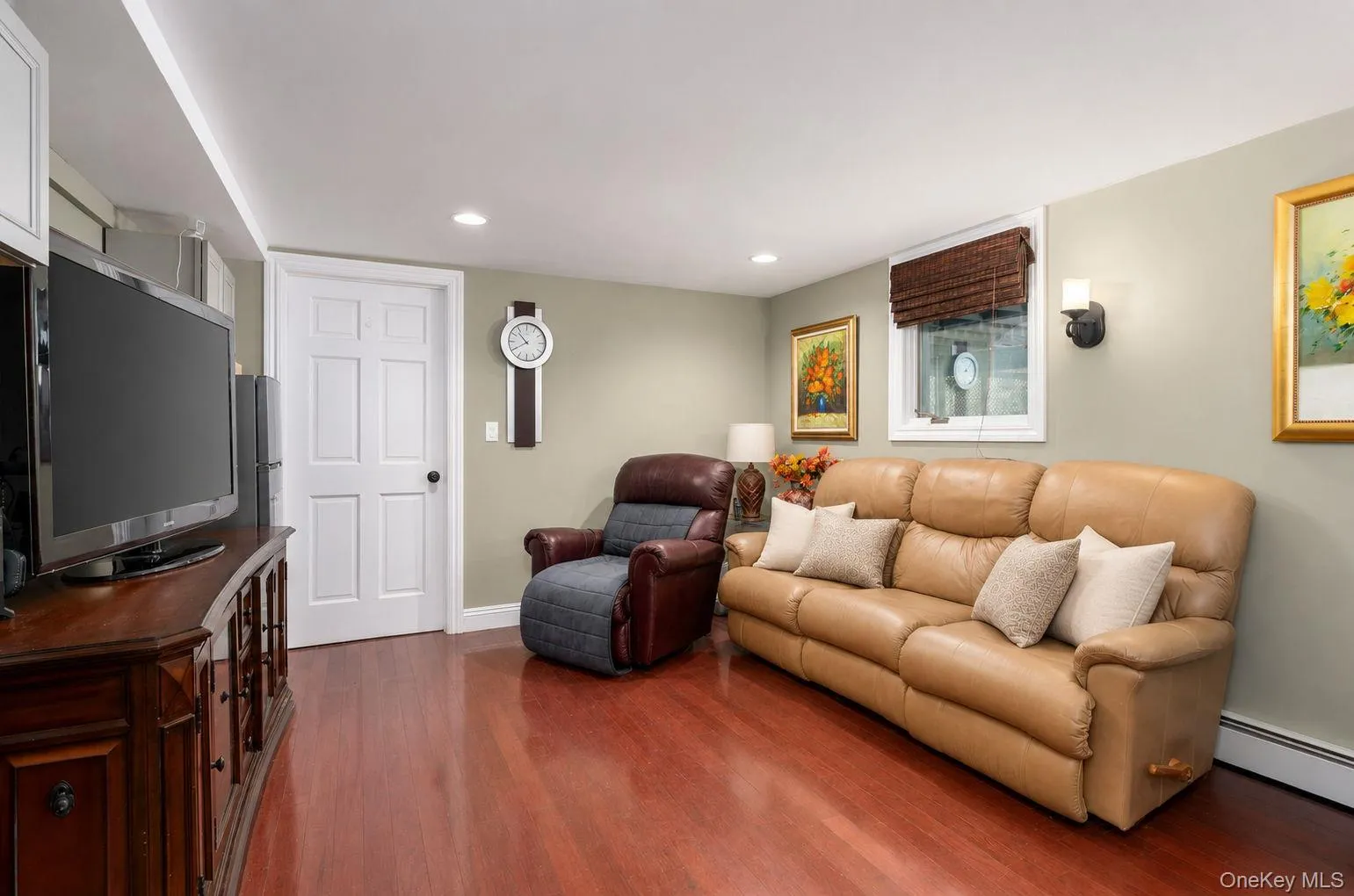 25 Brewster Avenue, Smithtown, NY, 4 Bedrooms Bedrooms, 8 Rooms Rooms,2 BathroomsBathrooms,Residential,For Rent,Brewster,0,1017028 25 Brewster Avenue, Smithtown, NY, 4 Bedrooms Bedrooms, 8 Rooms Rooms,2 BathroomsBathrooms,Residential,For Rent,Brewster,0,1017028