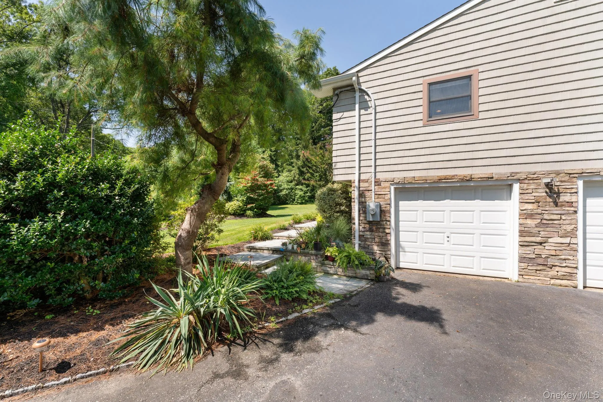 25 Brewster Avenue, Smithtown, NY, 4 Bedrooms Bedrooms, 8 Rooms Rooms,2 BathroomsBathrooms,Residential,For Rent,Brewster,0,1017028 25 Brewster Avenue, Smithtown, NY, 4 Bedrooms Bedrooms, 8 Rooms Rooms,2 BathroomsBathrooms,Residential,For Rent,Brewster,0,1017028