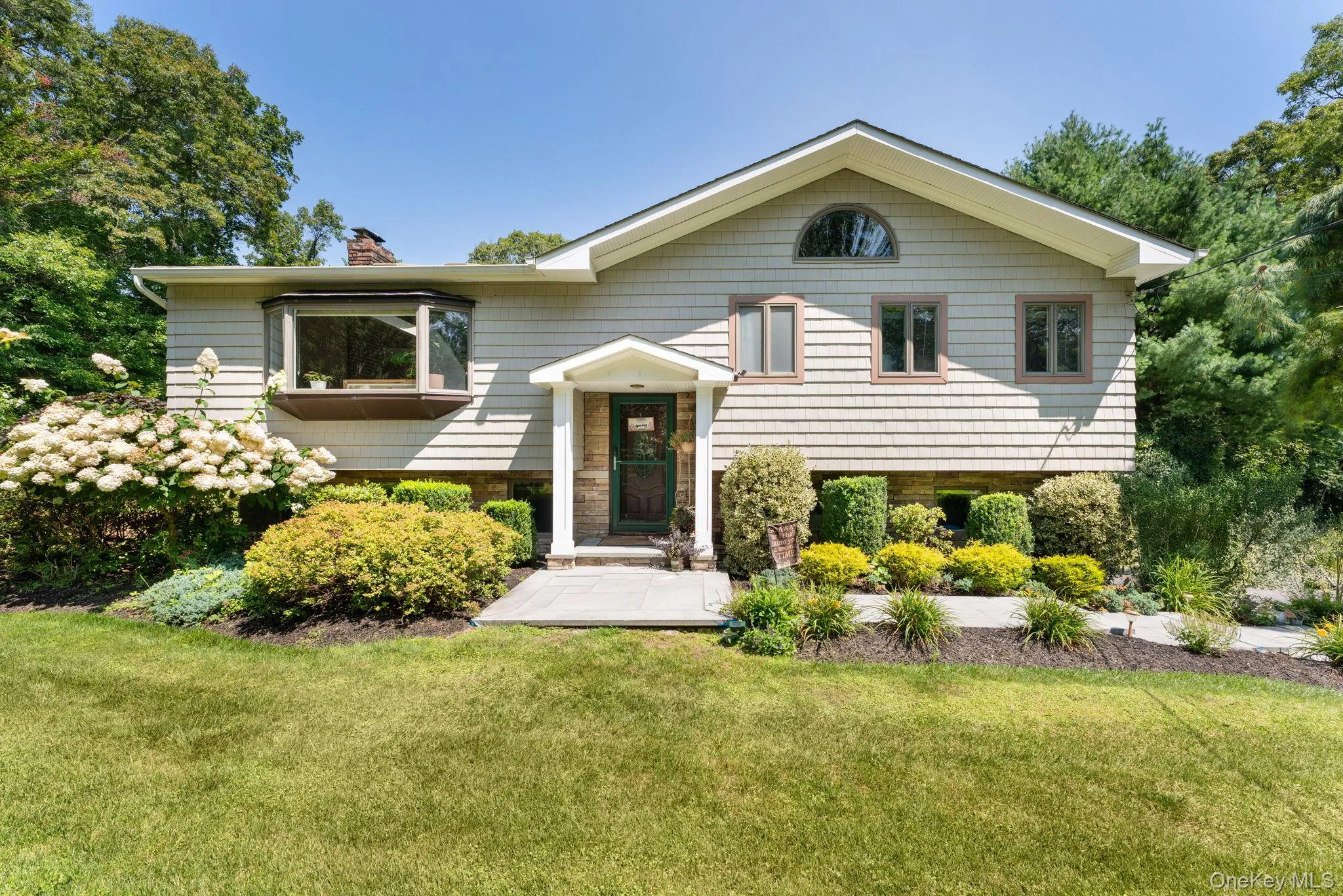 25 Brewster Avenue, Smithtown, NY, 4 Bedrooms Bedrooms, 8 Rooms Rooms,2 BathroomsBathrooms,Residential,For Rent,Brewster,0,1017028 25 Brewster Avenue, Smithtown, NY, 4 Bedrooms Bedrooms, 8 Rooms Rooms,2 BathroomsBathrooms,Residential,For Rent,Brewster,0,1017028
