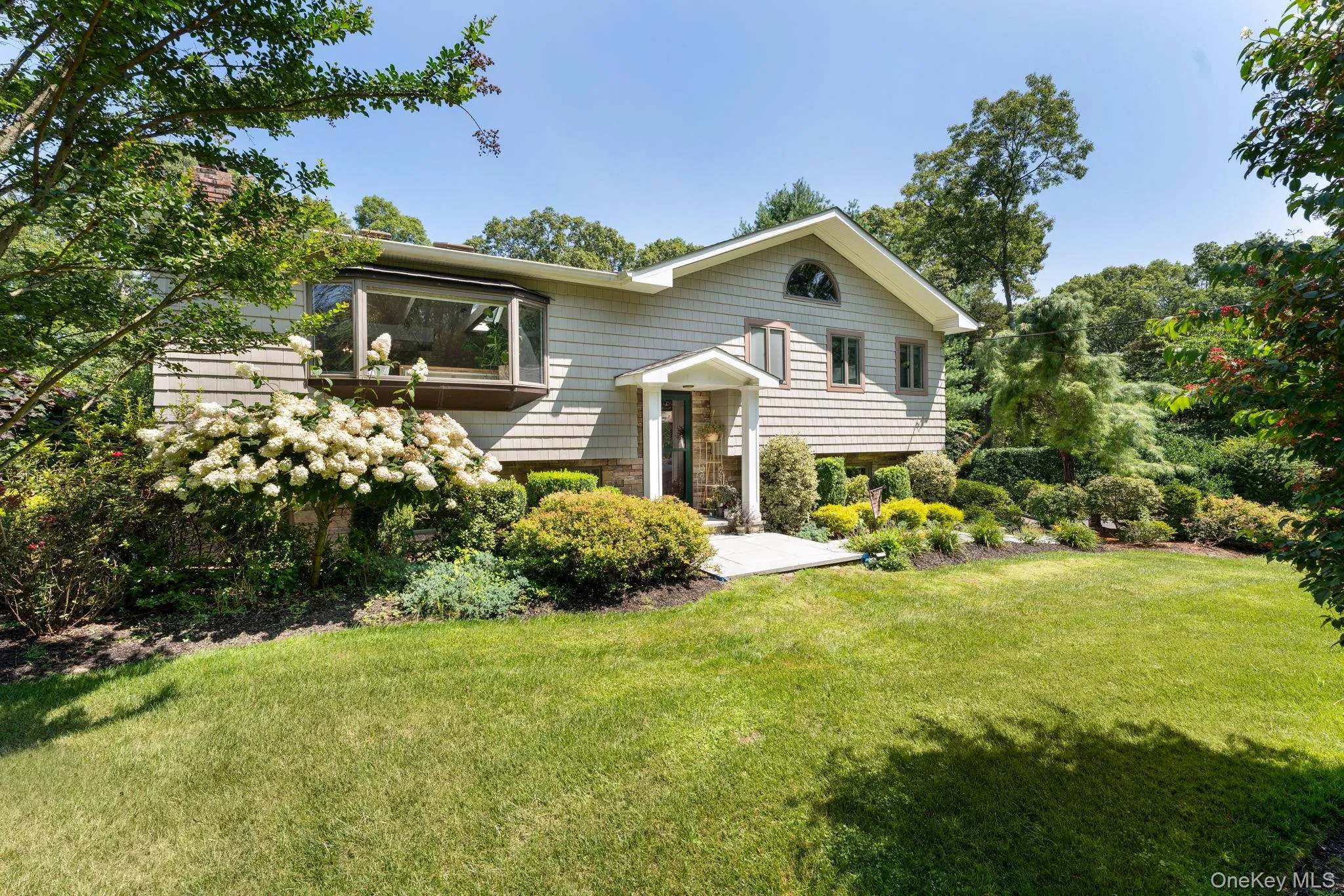 25 Brewster Avenue, Smithtown, NY, 4 Bedrooms Bedrooms, 8 Rooms Rooms,2 BathroomsBathrooms,Residential,For Rent,Brewster,0,1017028 25 Brewster Avenue, Smithtown, NY, 4 Bedrooms Bedrooms, 8 Rooms Rooms,2 BathroomsBathrooms,Residential,For Rent,Brewster,0,1017028