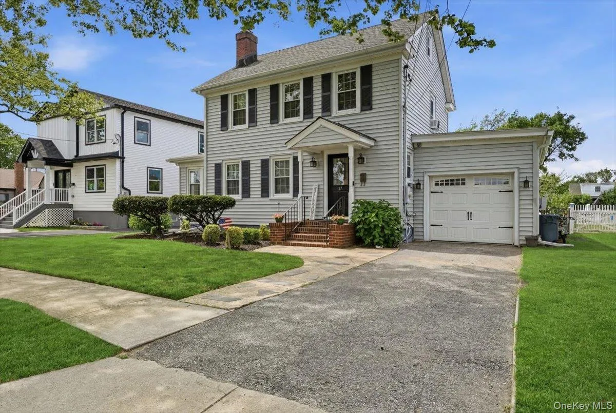 17 Norman Avenue, Babylon, NY, 3 Bedrooms Bedrooms, 7 Rooms Rooms,2 BathroomsBathrooms,Residential,For Rent,Norman,0,KEY1017032 17 Norman Avenue, Babylon, NY, 3 Bedrooms Bedrooms, 7 Rooms Rooms,2 BathroomsBathrooms,Residential,For Rent,Norman,0,KEY1017032