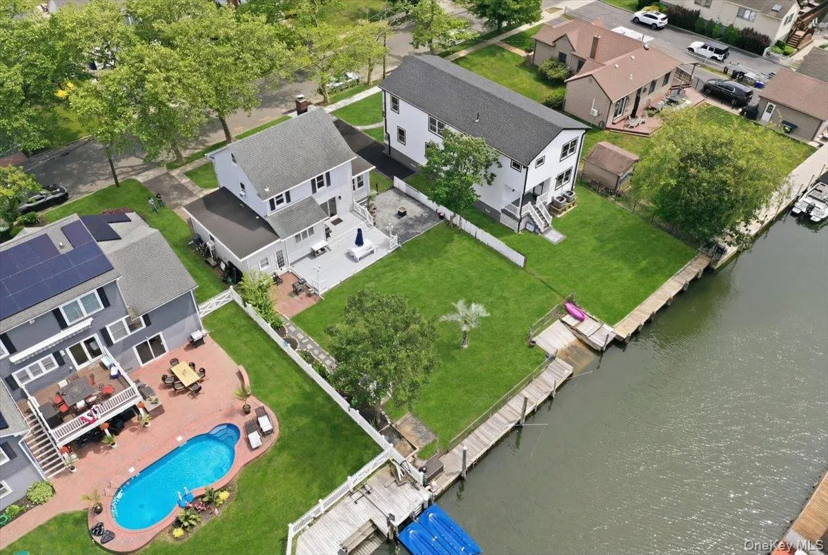 17 Norman Avenue, Babylon, NY, 3 Bedrooms Bedrooms, 7 Rooms Rooms,2 BathroomsBathrooms,Residential,For Rent,Norman,0,KEY1017032 17 Norman Avenue, Babylon, NY, 3 Bedrooms Bedrooms, 7 Rooms Rooms,2 BathroomsBathrooms,Residential,For Rent,Norman,0,KEY1017032
