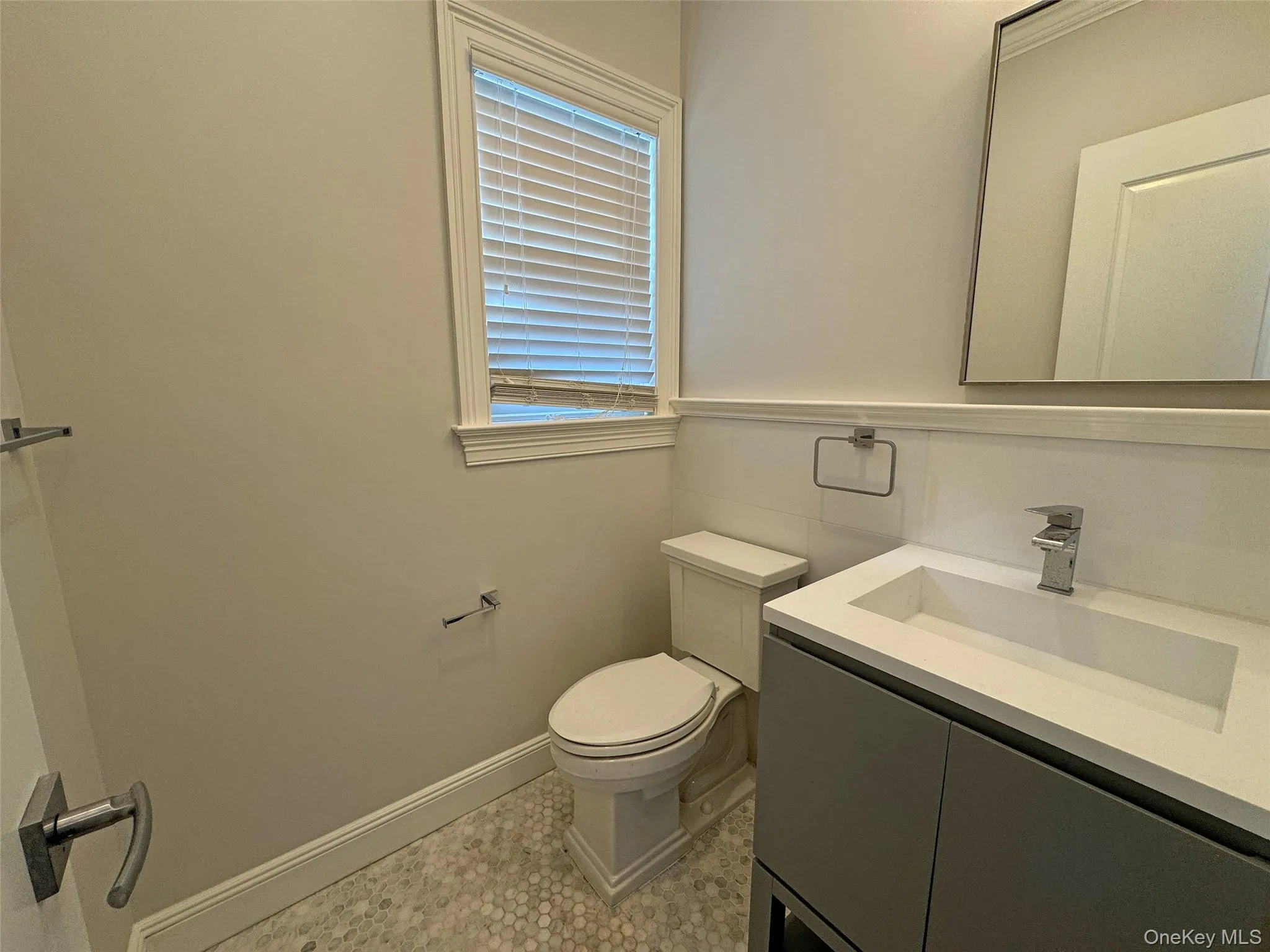 Powder room on 1st Fl Powder room on 1st Fl