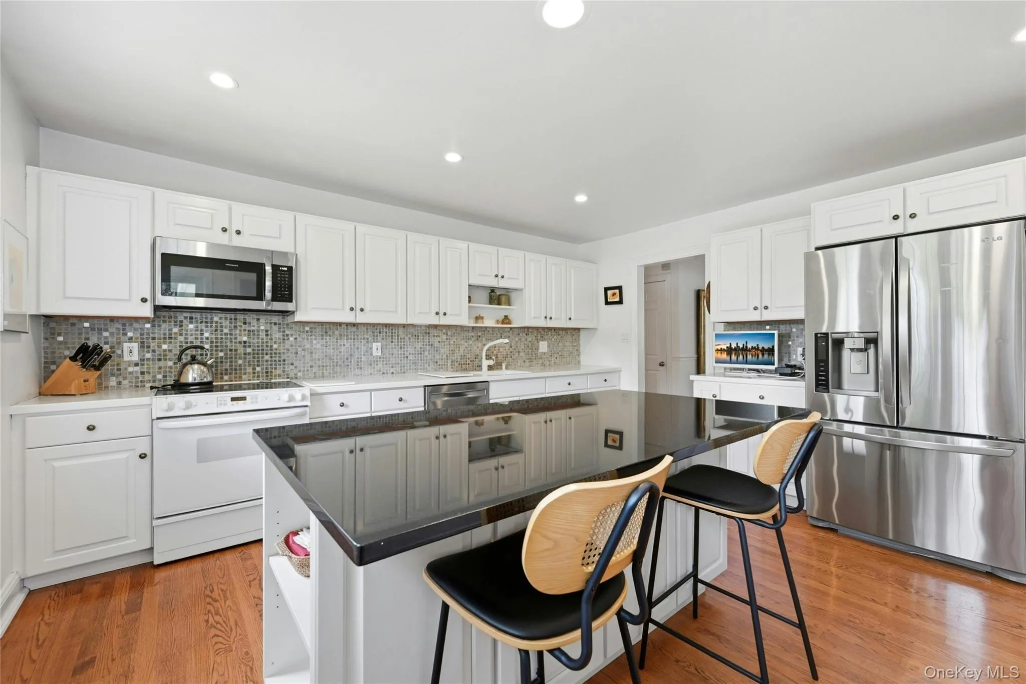 Eat in Kitchen Eat in Kitchen