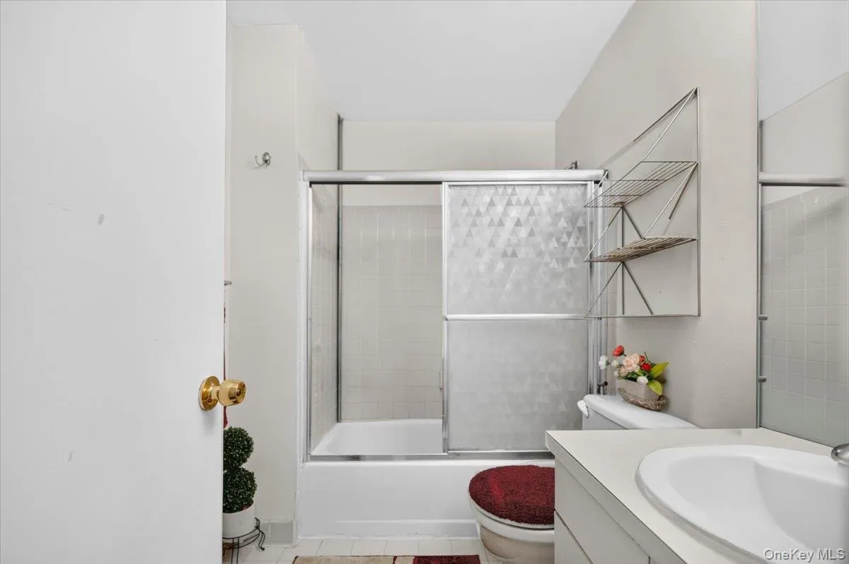 Unit # 41 Full Bathroom Unit # 41 Full Bathroom
