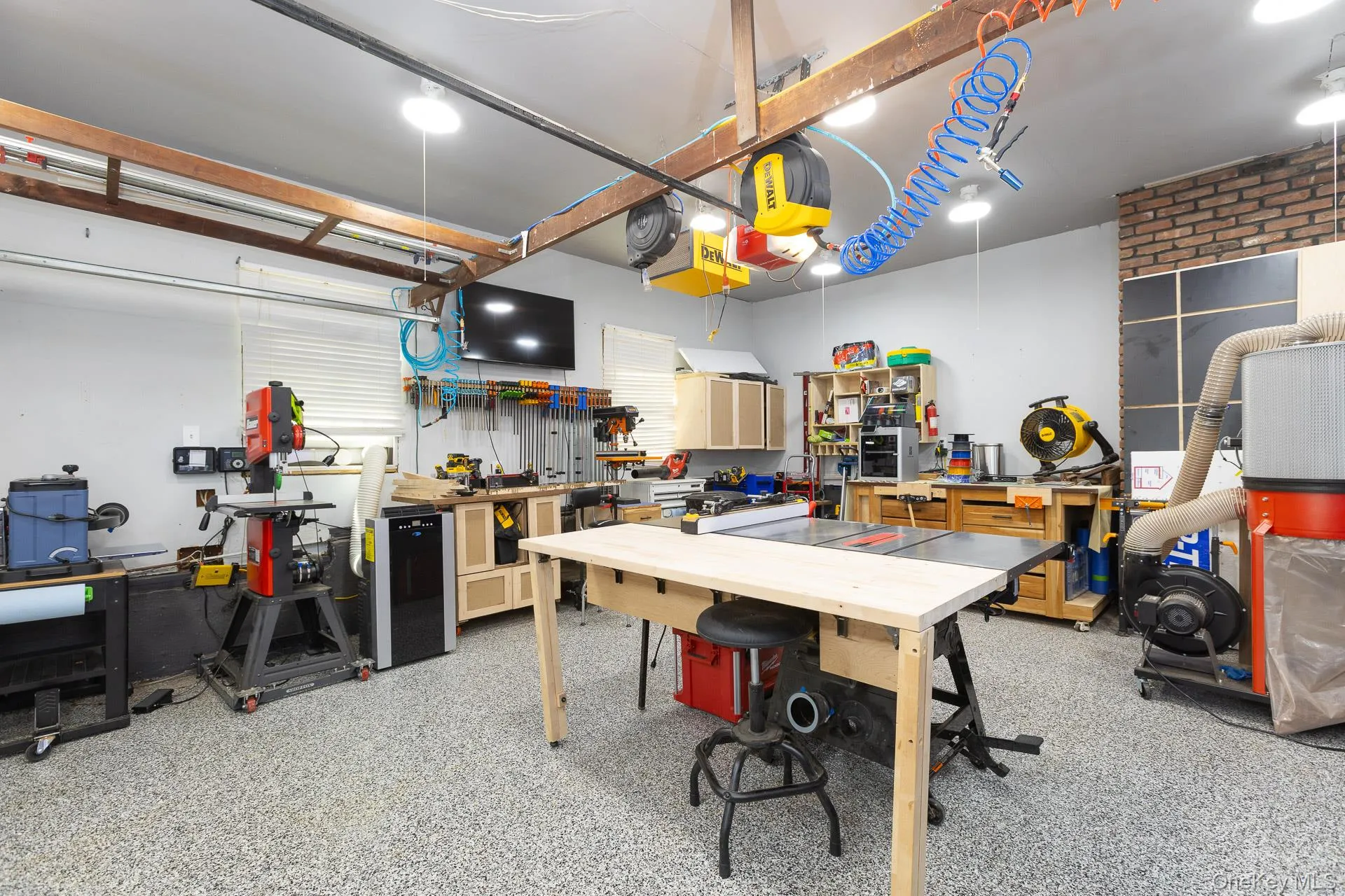 2-Car Garage 2-Car Garage