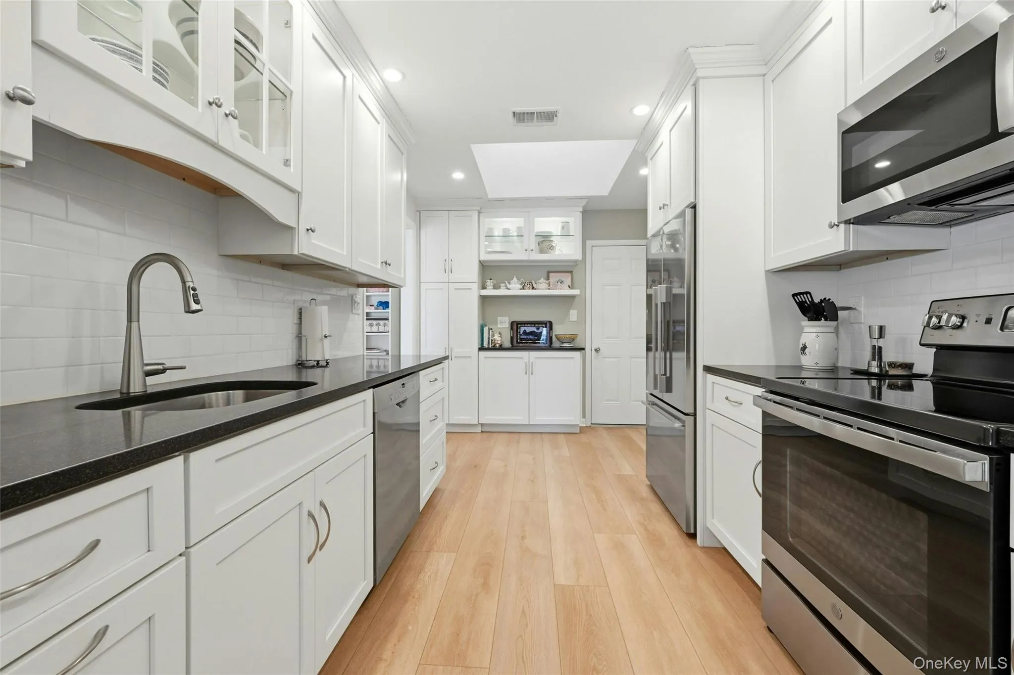 210 Elton Court, Smithtown, NY, 2 Bedrooms Bedrooms, 5 Rooms Rooms,2 BathroomsBathrooms,Residential,For Rent,Elton,0,KEY1017062 210 Elton Court, Smithtown, NY, 2 Bedrooms Bedrooms, 5 Rooms Rooms,2 BathroomsBathrooms,Residential,For Rent,Elton,0,KEY1017062