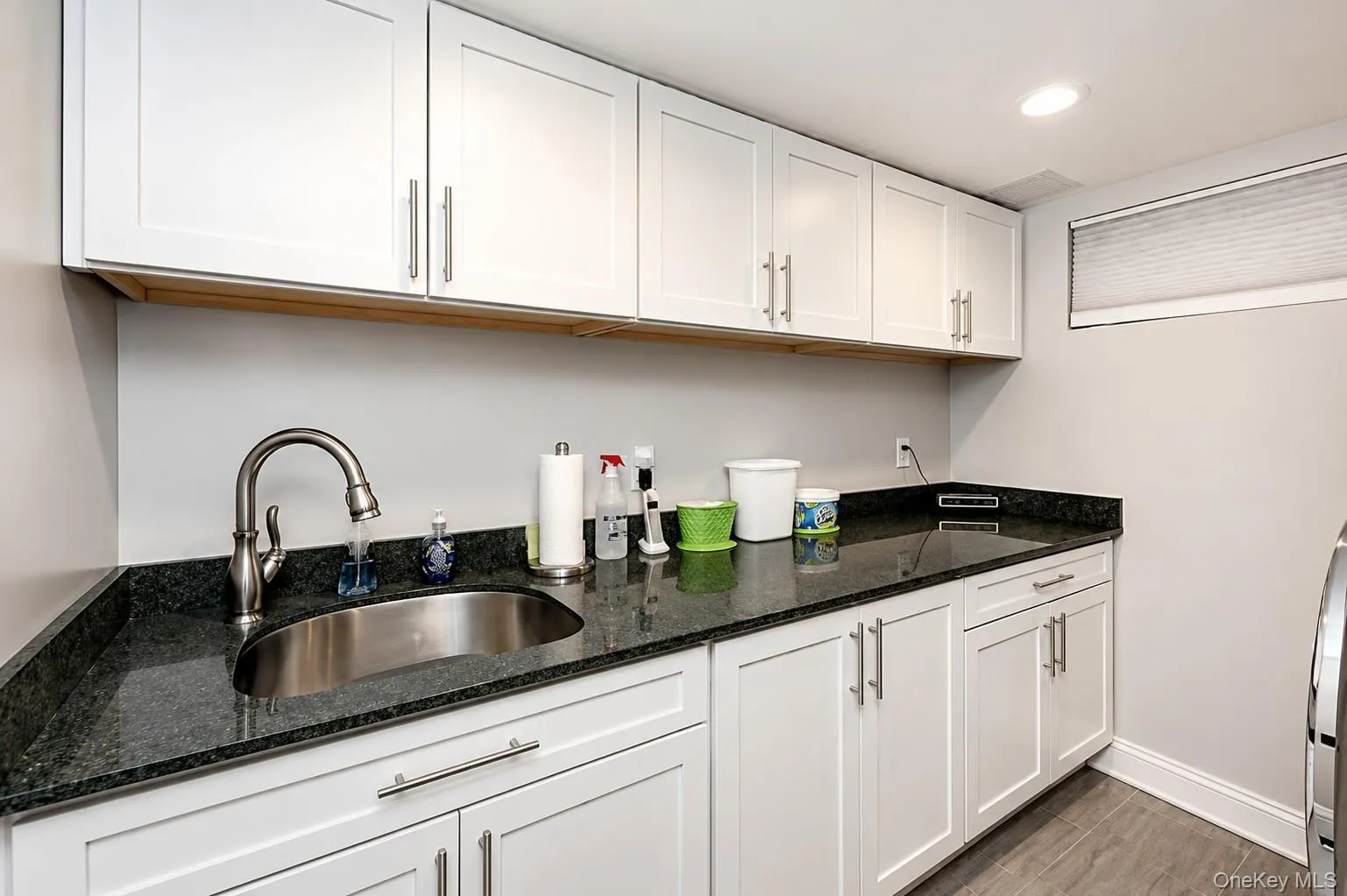 27 Hunt Court, Oyster Bay, NY, 3 Bedrooms Bedrooms, 8 Rooms Rooms,2 BathroomsBathrooms,Residential,For Rent,Hunt,0,KEY1017063 27 Hunt Court, Oyster Bay, NY, 3 Bedrooms Bedrooms, 8 Rooms Rooms,2 BathroomsBathrooms,Residential,For Rent,Hunt,0,KEY1017063
