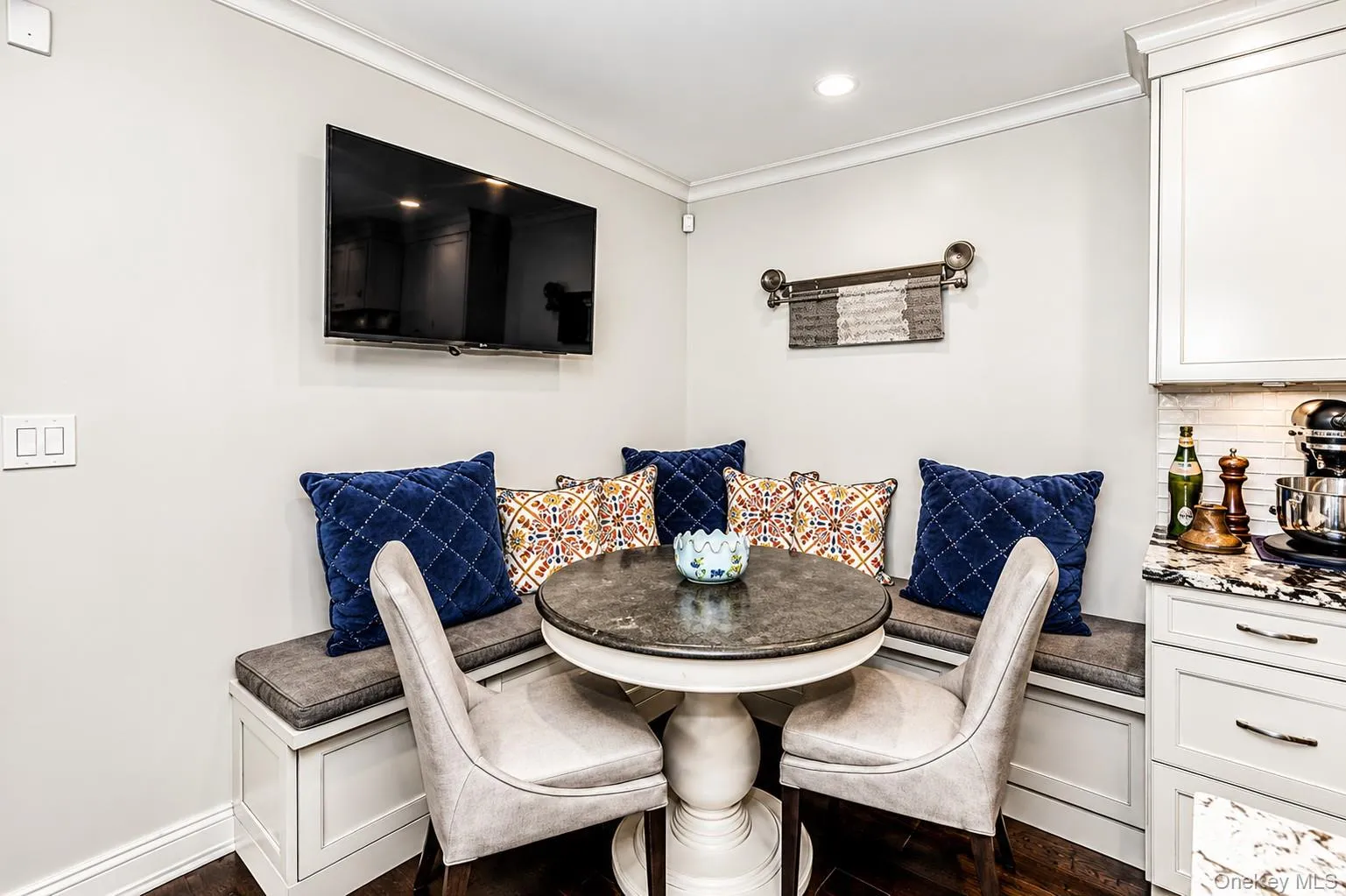 27 Hunt Court, Oyster Bay, NY, 3 Bedrooms Bedrooms, 8 Rooms Rooms,2 BathroomsBathrooms,Residential,For Rent,Hunt,0,KEY1017063 27 Hunt Court, Oyster Bay, NY, 3 Bedrooms Bedrooms, 8 Rooms Rooms,2 BathroomsBathrooms,Residential,For Rent,Hunt,0,KEY1017063