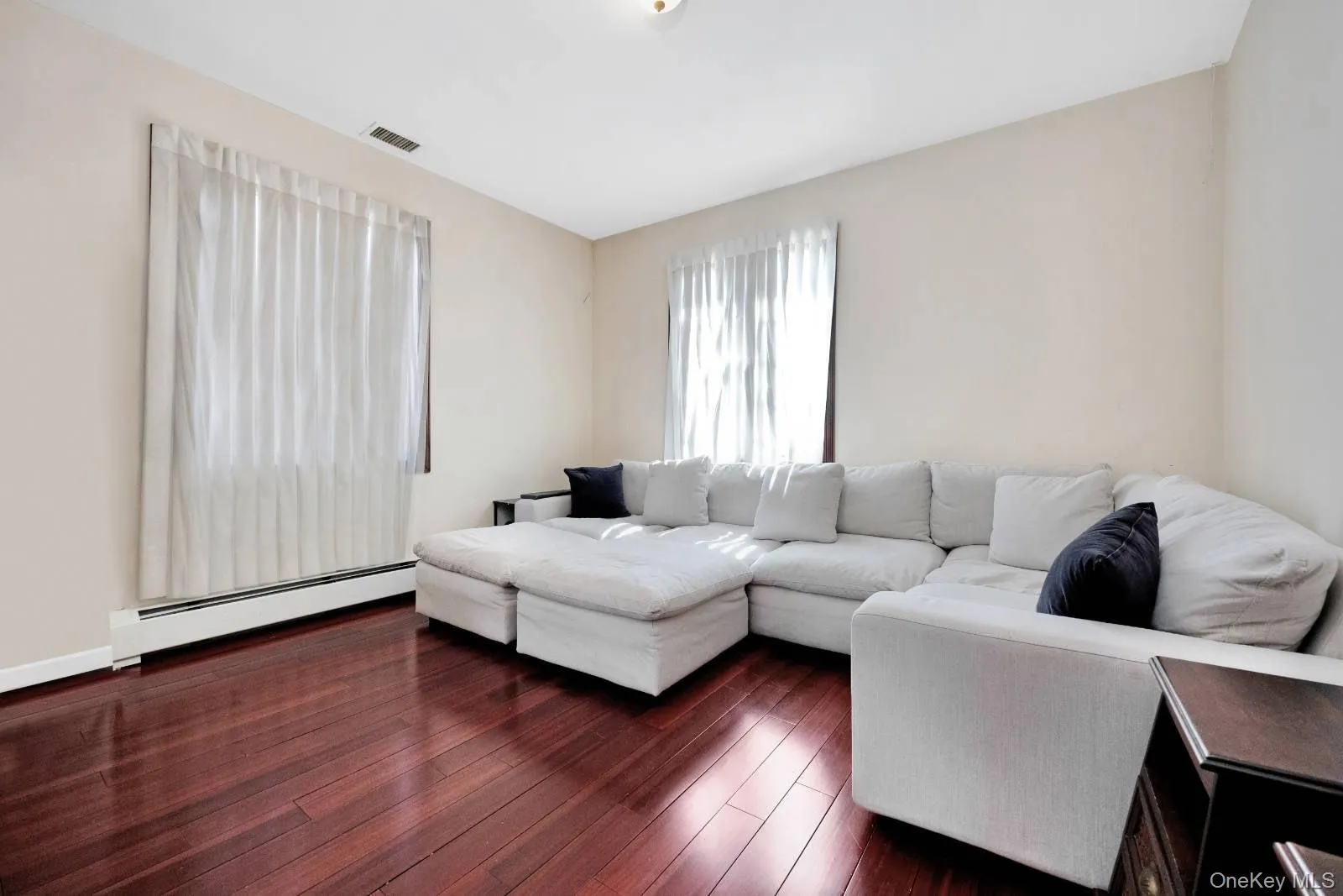 186-31 radnor Road, New York, NY, 4 Bedrooms Bedrooms, 14 Rooms Rooms,2 BathroomsBathrooms,Residential,For Rent,radnor,0,1017064 186-31 radnor Road, New York, NY, 4 Bedrooms Bedrooms, 14 Rooms Rooms,2 BathroomsBathrooms,Residential,For Rent,radnor,0,1017064