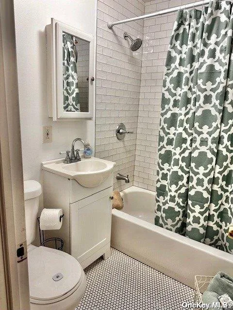 196 Deforest Road, Huntington, NY, 3 Bedrooms Bedrooms, 5 Rooms Rooms,1 BathroomBathrooms,Residential Lease,For Rent,Deforest,0,1017066 196 Deforest Road, Huntington, NY, 3 Bedrooms Bedrooms, 5 Rooms Rooms,1 BathroomBathrooms,Residential Lease,For Rent,Deforest,0,1017066