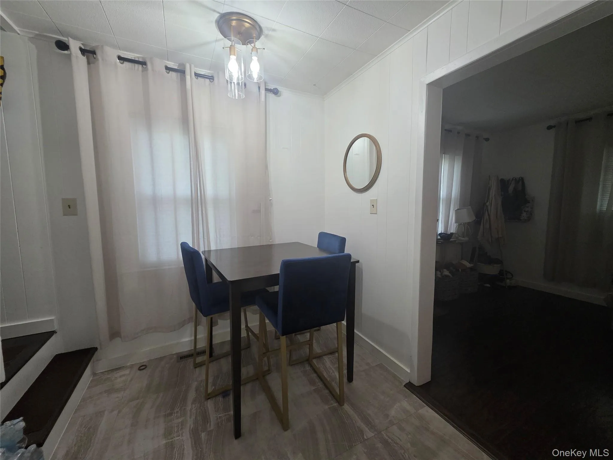 196 Deforest Road, Huntington, NY, 3 Bedrooms Bedrooms, 5 Rooms Rooms,1 BathroomBathrooms,Residential Lease,For Rent,Deforest,0,1017066 196 Deforest Road, Huntington, NY, 3 Bedrooms Bedrooms, 5 Rooms Rooms,1 BathroomBathrooms,Residential Lease,For Rent,Deforest,0,1017066
