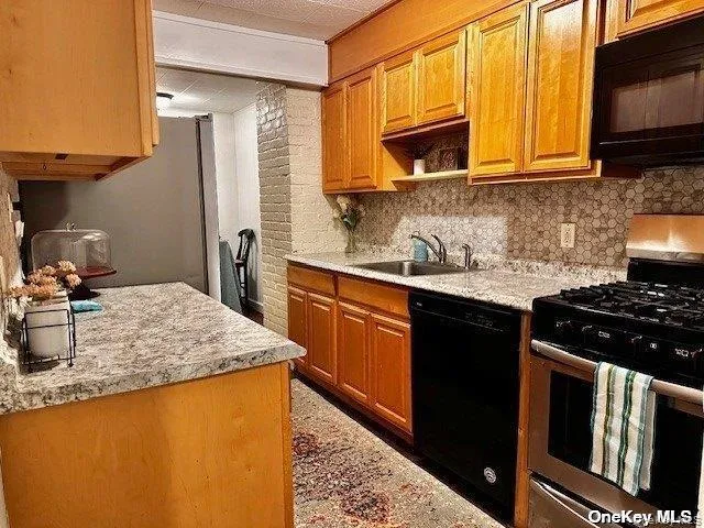 196 Deforest Road, Huntington, NY, 3 Bedrooms Bedrooms, 5 Rooms Rooms,1 BathroomBathrooms,Residential Lease,For Rent,Deforest,0,1017066 196 Deforest Road, Huntington, NY, 3 Bedrooms Bedrooms, 5 Rooms Rooms,1 BathroomBathrooms,Residential Lease,For Rent,Deforest,0,1017066