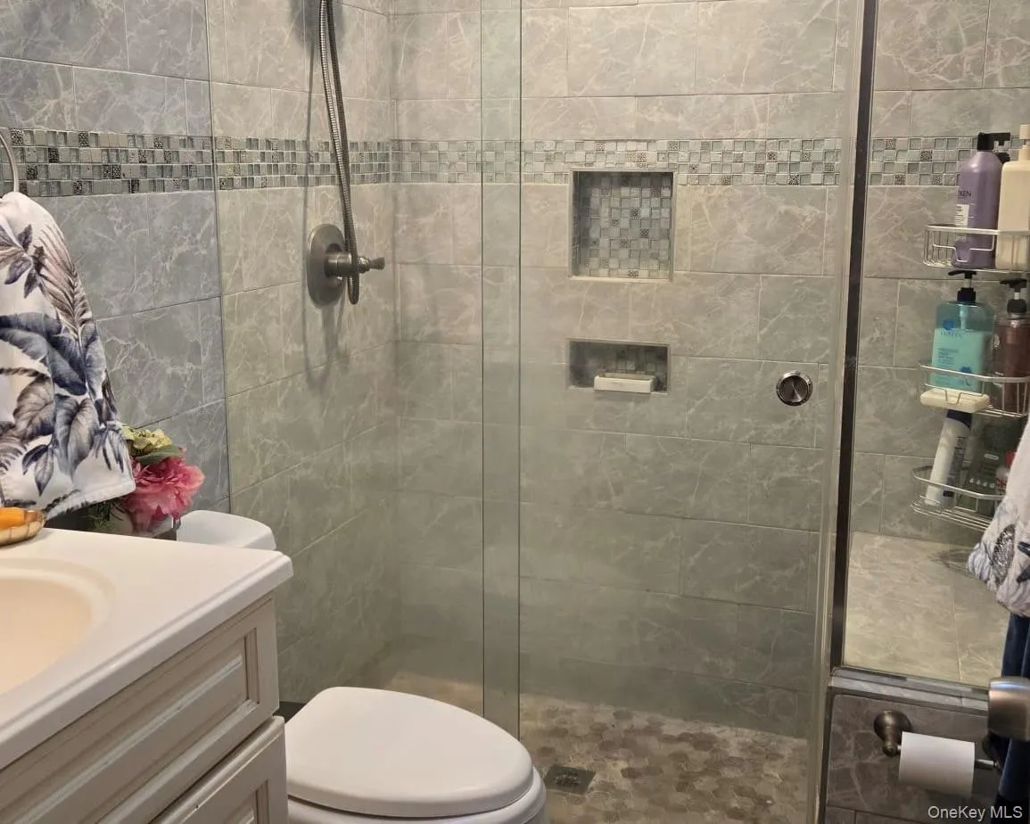 719 Oriole Avenue, Hempstead, NY, 4 Bedrooms Bedrooms, 7 Rooms Rooms,3 BathroomsBathrooms,Residential,For Rent,Oriole,0,1017068 719 Oriole Avenue, Hempstead, NY, 4 Bedrooms Bedrooms, 7 Rooms Rooms,3 BathroomsBathrooms,Residential,For Rent,Oriole,0,1017068