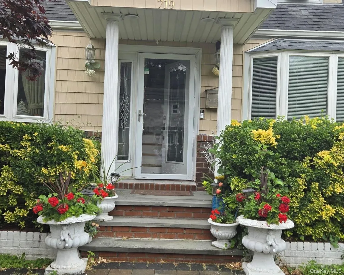 719 Oriole Avenue, Hempstead, NY, 4 Bedrooms Bedrooms, 7 Rooms Rooms,3 BathroomsBathrooms,Residential,For Rent,Oriole,0,KEY1017068 719 Oriole Avenue, Hempstead, NY, 4 Bedrooms Bedrooms, 7 Rooms Rooms,3 BathroomsBathrooms,Residential,For Rent,Oriole,0,KEY1017068