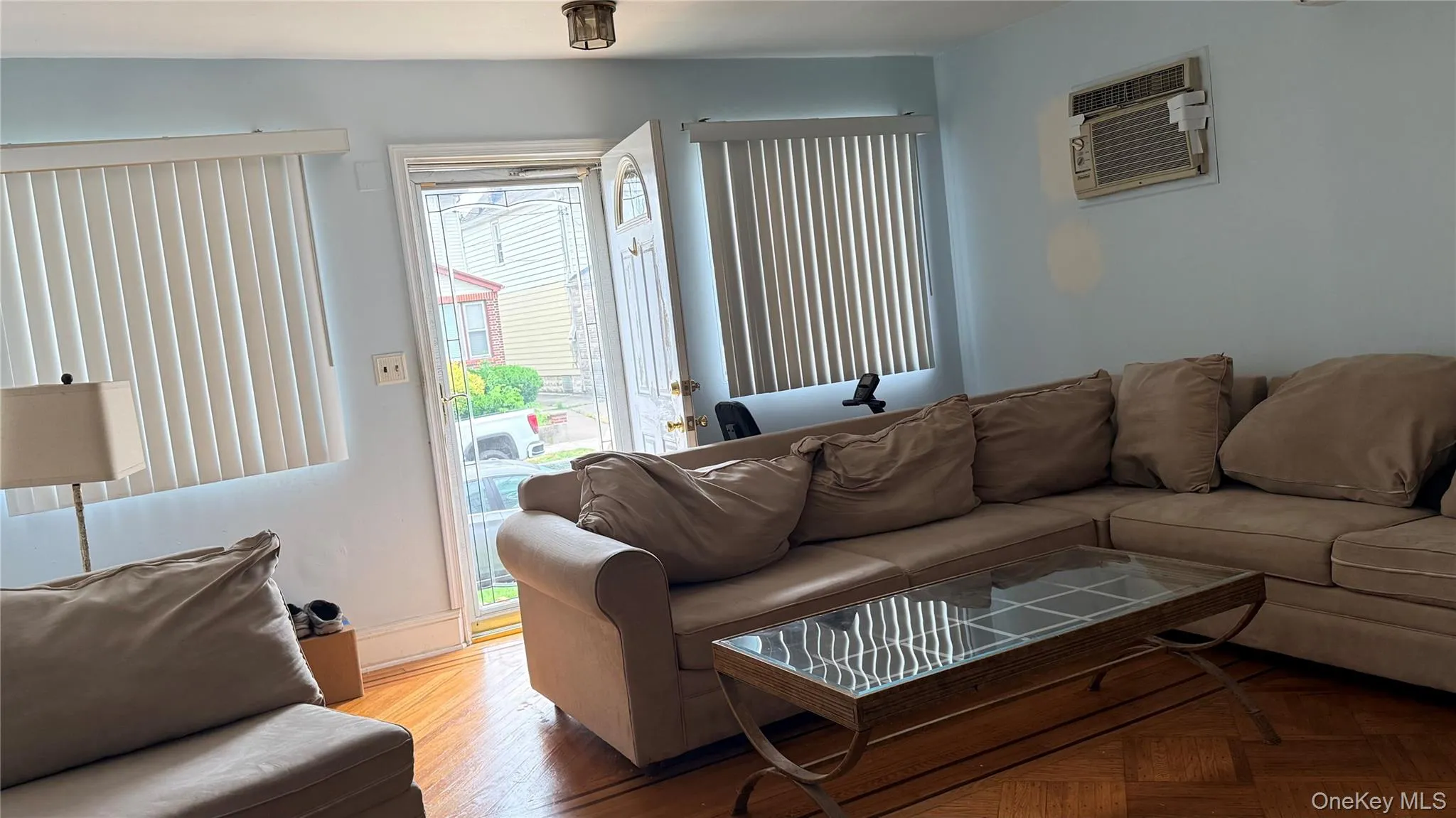 94-19 Pitkin Avenue, New York, NY, 3 Bedrooms Bedrooms, 6 Rooms Rooms,1 BathroomBathrooms,Residential,For Rent,Pitkin,0,1017072 94-19 Pitkin Avenue, New York, NY, 3 Bedrooms Bedrooms, 6 Rooms Rooms,1 BathroomBathrooms,Residential,For Rent,Pitkin,0,1017072