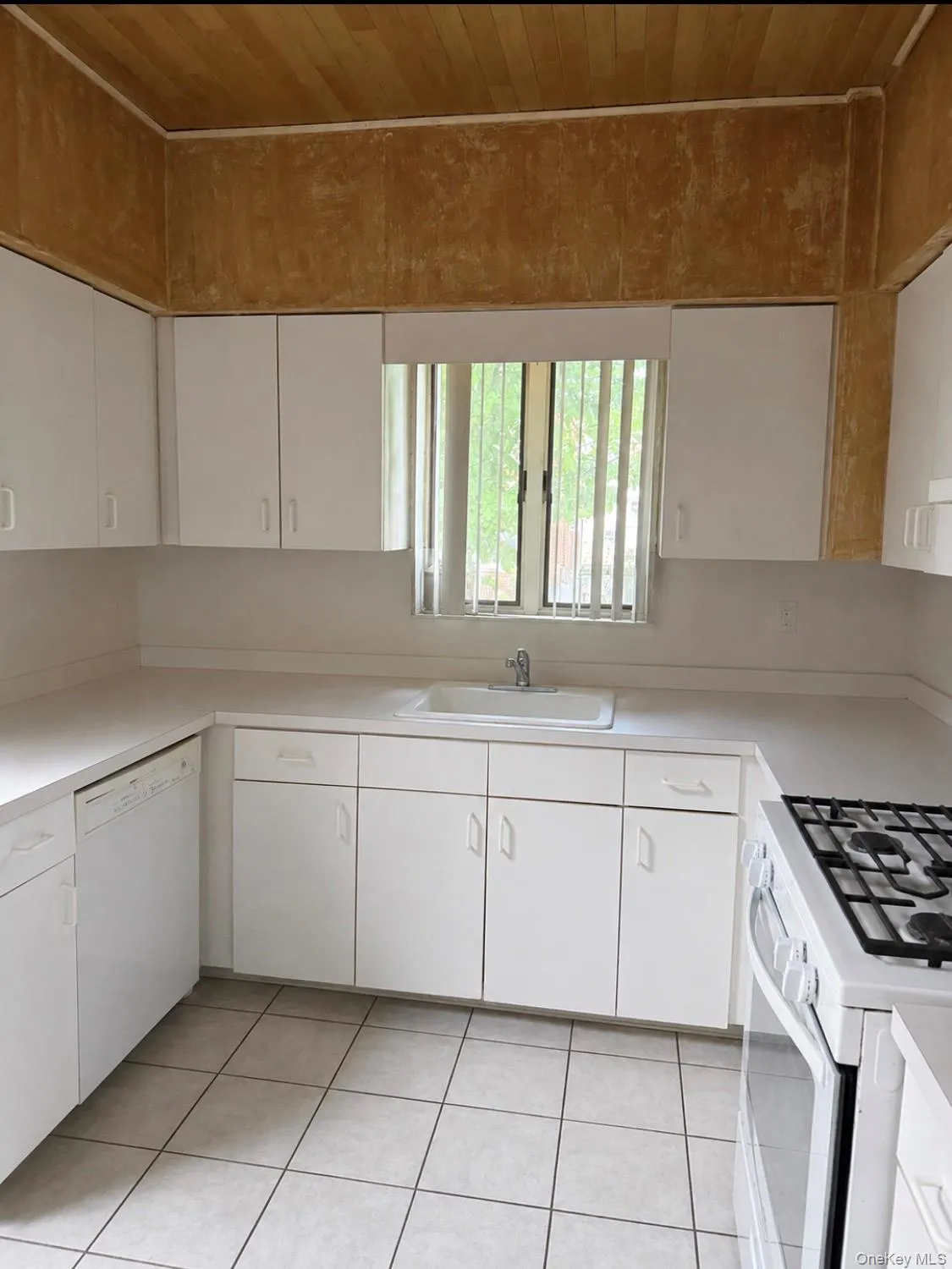 9419 Pitkin Avenue, New York, NY, 3 Bedrooms Bedrooms, 6 Rooms Rooms,1 BathroomBathrooms,Residential,For Rent,Pitkin,0,1017072 9419 Pitkin Avenue, New York, NY, 3 Bedrooms Bedrooms, 6 Rooms Rooms,1 BathroomBathrooms,Residential,For Rent,Pitkin,0,1017072