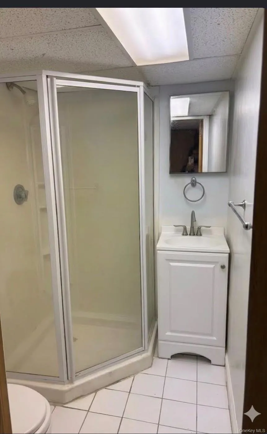 94-19 Pitkin Avenue, New York, NY, 3 Bedrooms Bedrooms, 6 Rooms Rooms,1 BathroomBathrooms,Residential,For Rent,Pitkin,0,1017072 94-19 Pitkin Avenue, New York, NY, 3 Bedrooms Bedrooms, 6 Rooms Rooms,1 BathroomBathrooms,Residential,For Rent,Pitkin,0,1017072