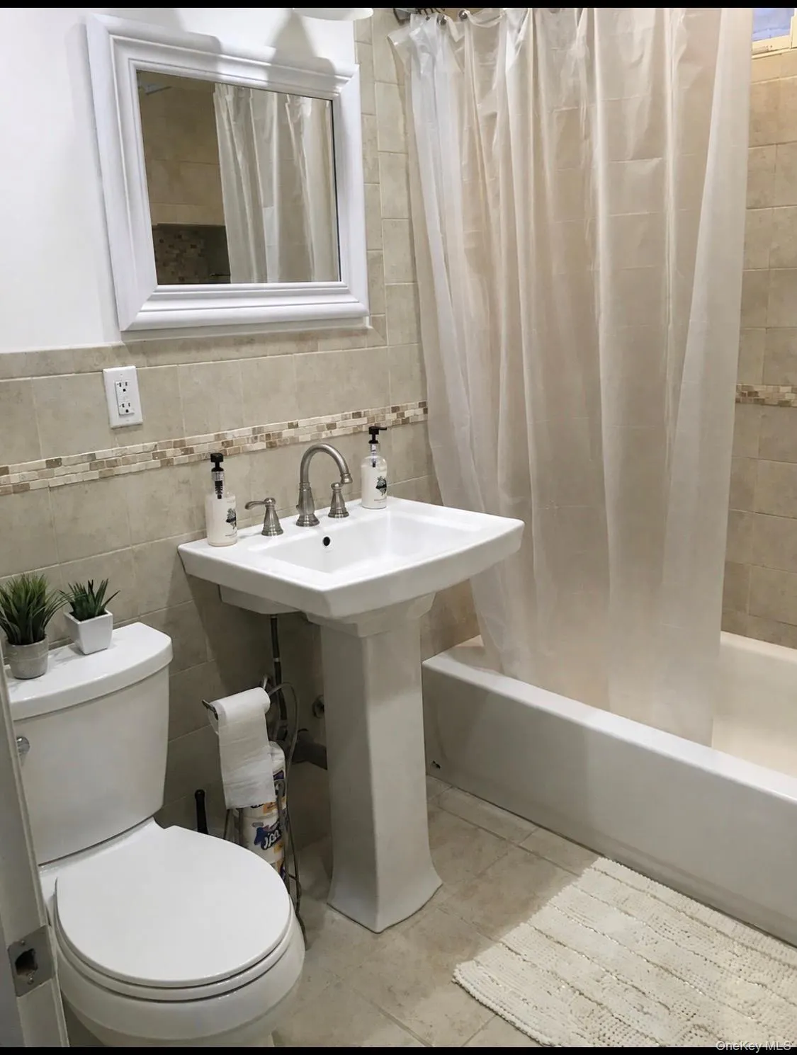 9419 Pitkin Avenue, New York, NY, 3 Bedrooms Bedrooms, 6 Rooms Rooms,1 BathroomBathrooms,Residential,For Rent,Pitkin,0,1017072 9419 Pitkin Avenue, New York, NY, 3 Bedrooms Bedrooms, 6 Rooms Rooms,1 BathroomBathrooms,Residential,For Rent,Pitkin,0,1017072