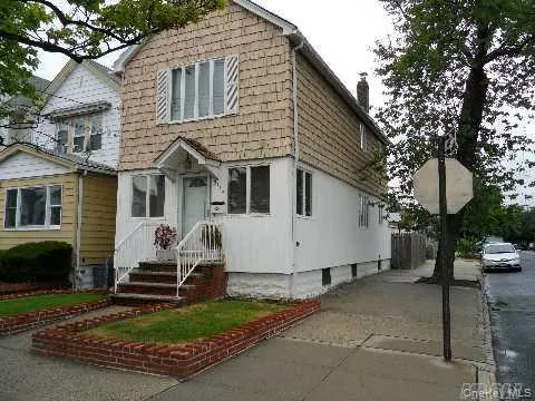9419 Pitkin Avenue, New York, NY, 3 Bedrooms Bedrooms, 6 Rooms Rooms,1 BathroomBathrooms,Residential,For Rent,Pitkin,0,1017072 9419 Pitkin Avenue, New York, NY, 3 Bedrooms Bedrooms, 6 Rooms Rooms,1 BathroomBathrooms,Residential,For Rent,Pitkin,0,1017072